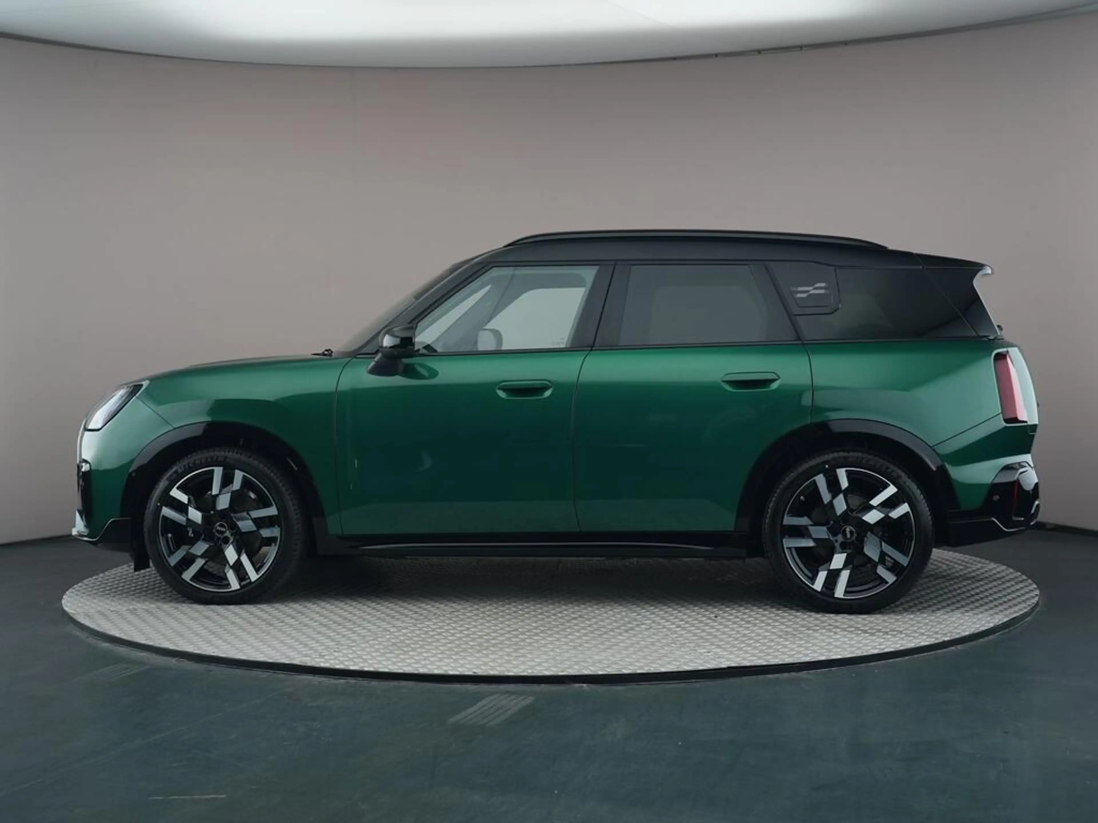 MINI John Cooper Works Countryman E XL 66.5 kWh — photo 7