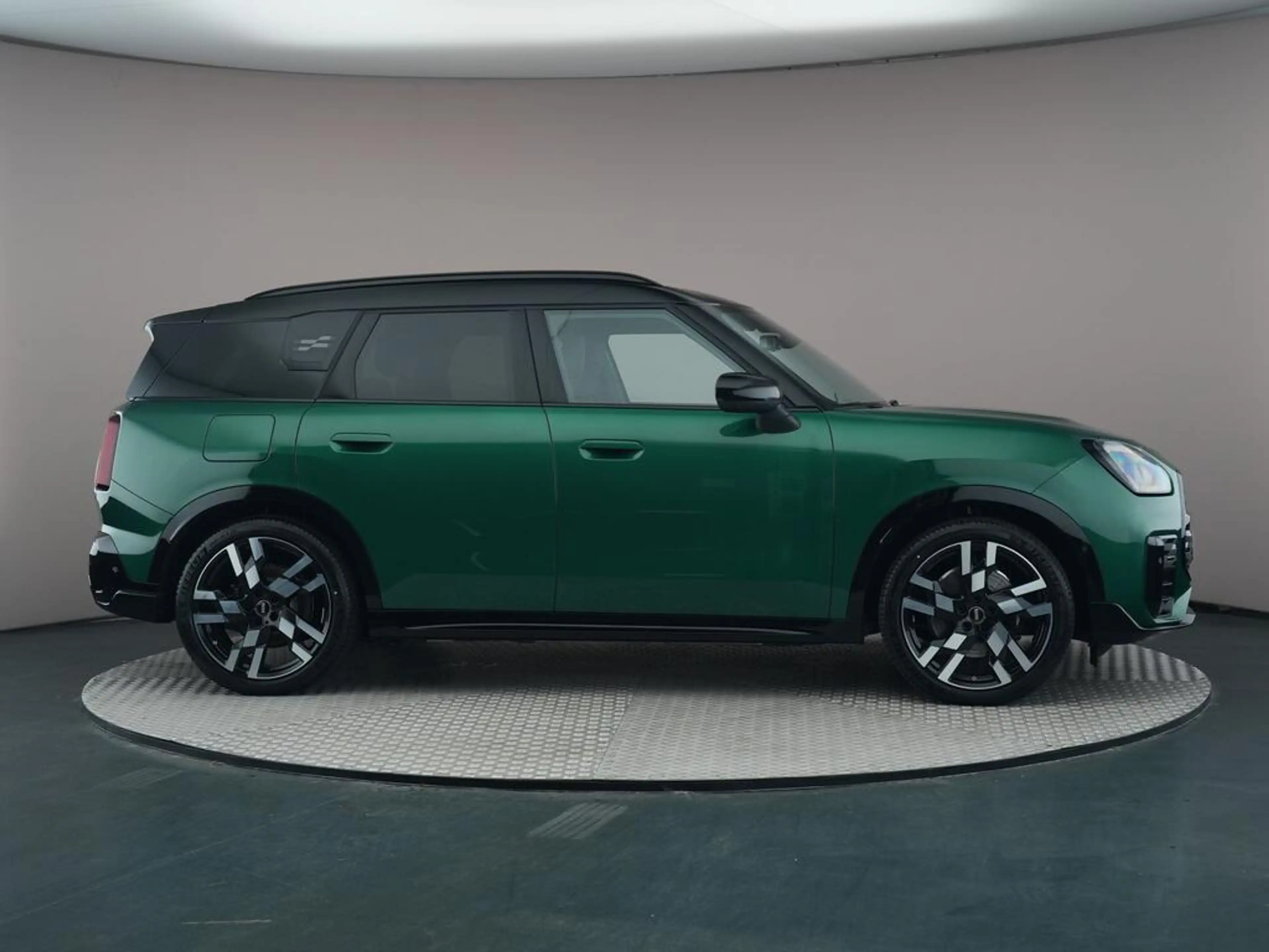 MINI John Cooper Works Countryman E XL 66.5 kWh — photo 8