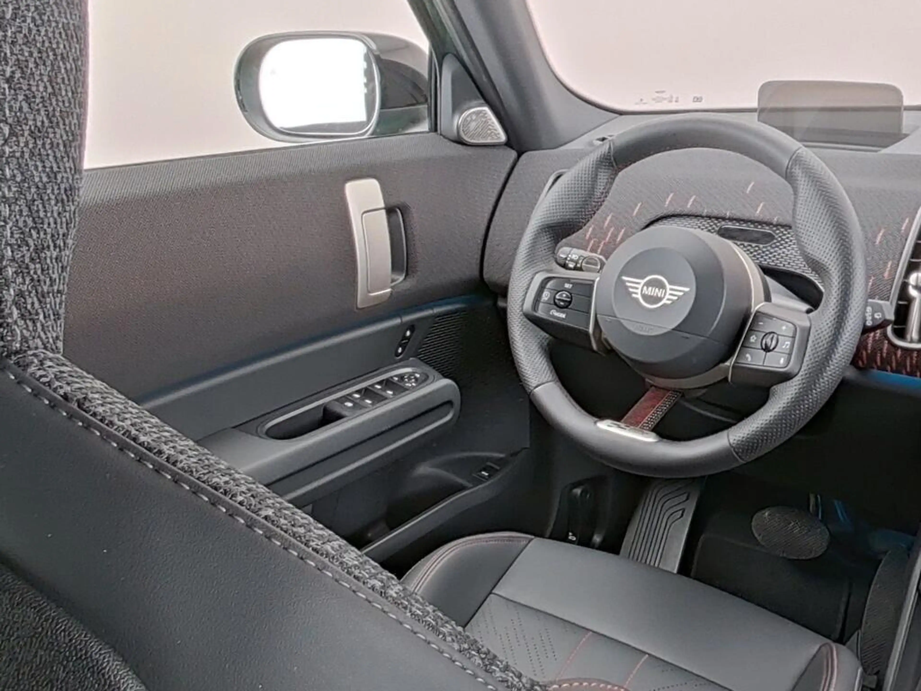 MINI John Cooper Works Countryman E XL 66.5 kWh — photo 4