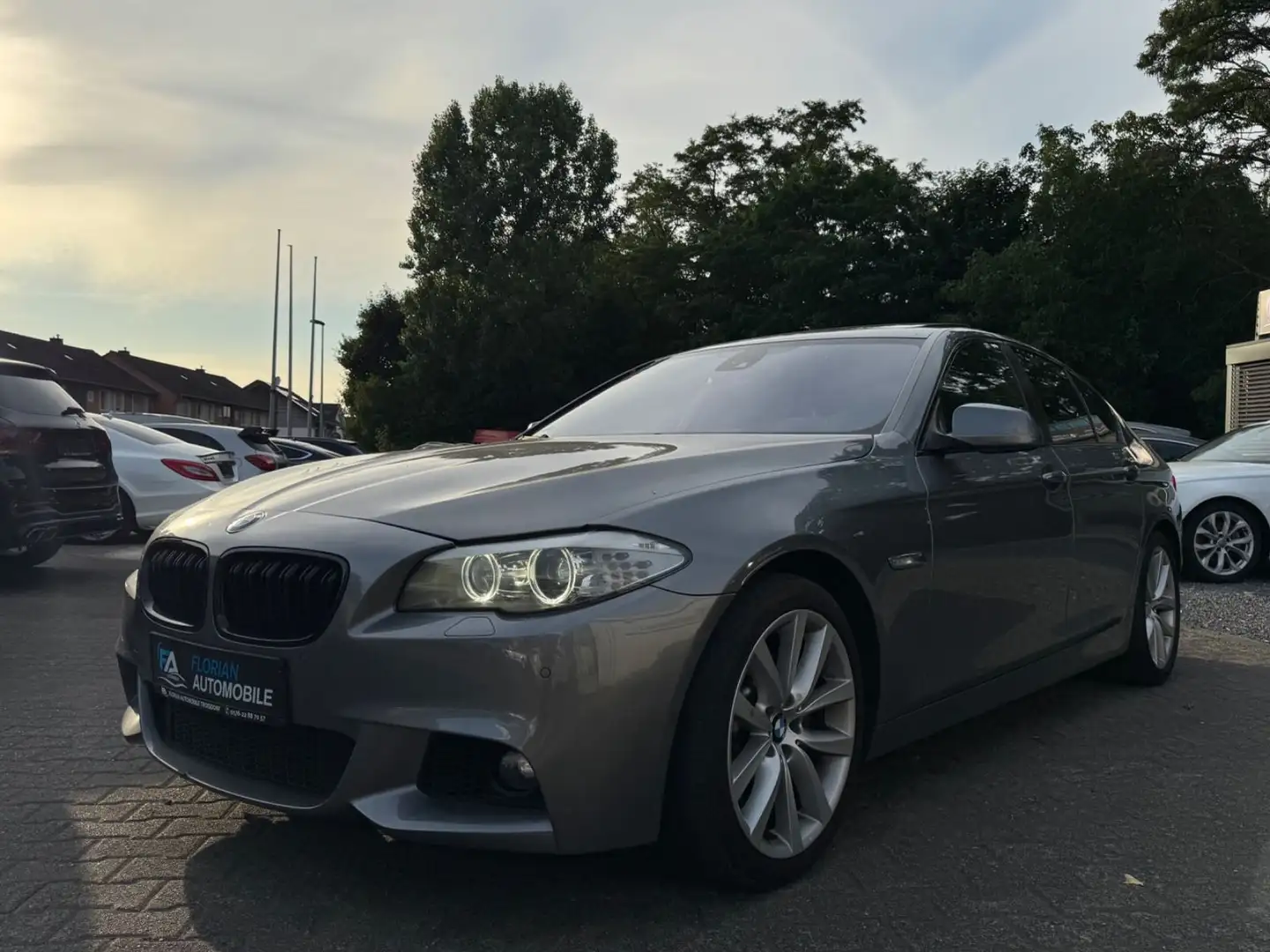 BMW 530 Baureihe 5 Lim. 530 d M-Sport/Schiebedach Gris - 2