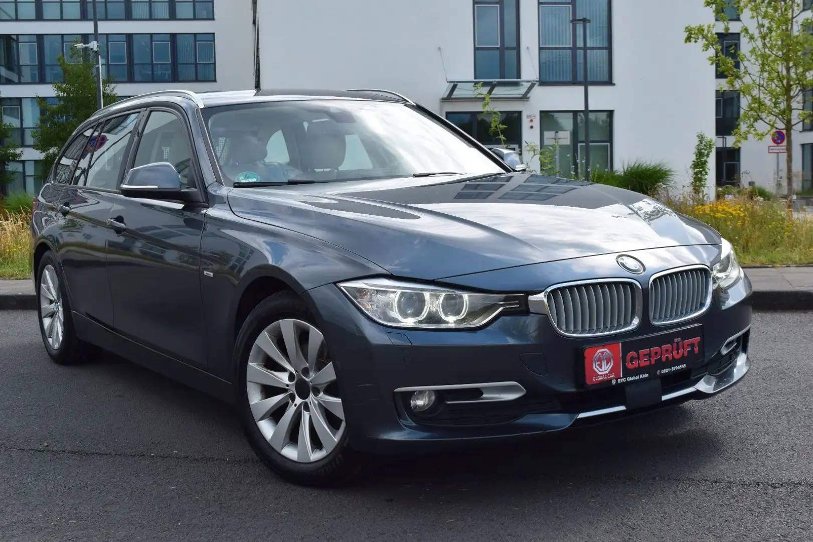 BMW 320 d Touring, Automatik,NAVI Pro,Xenon, Gepflegt Grau - 2