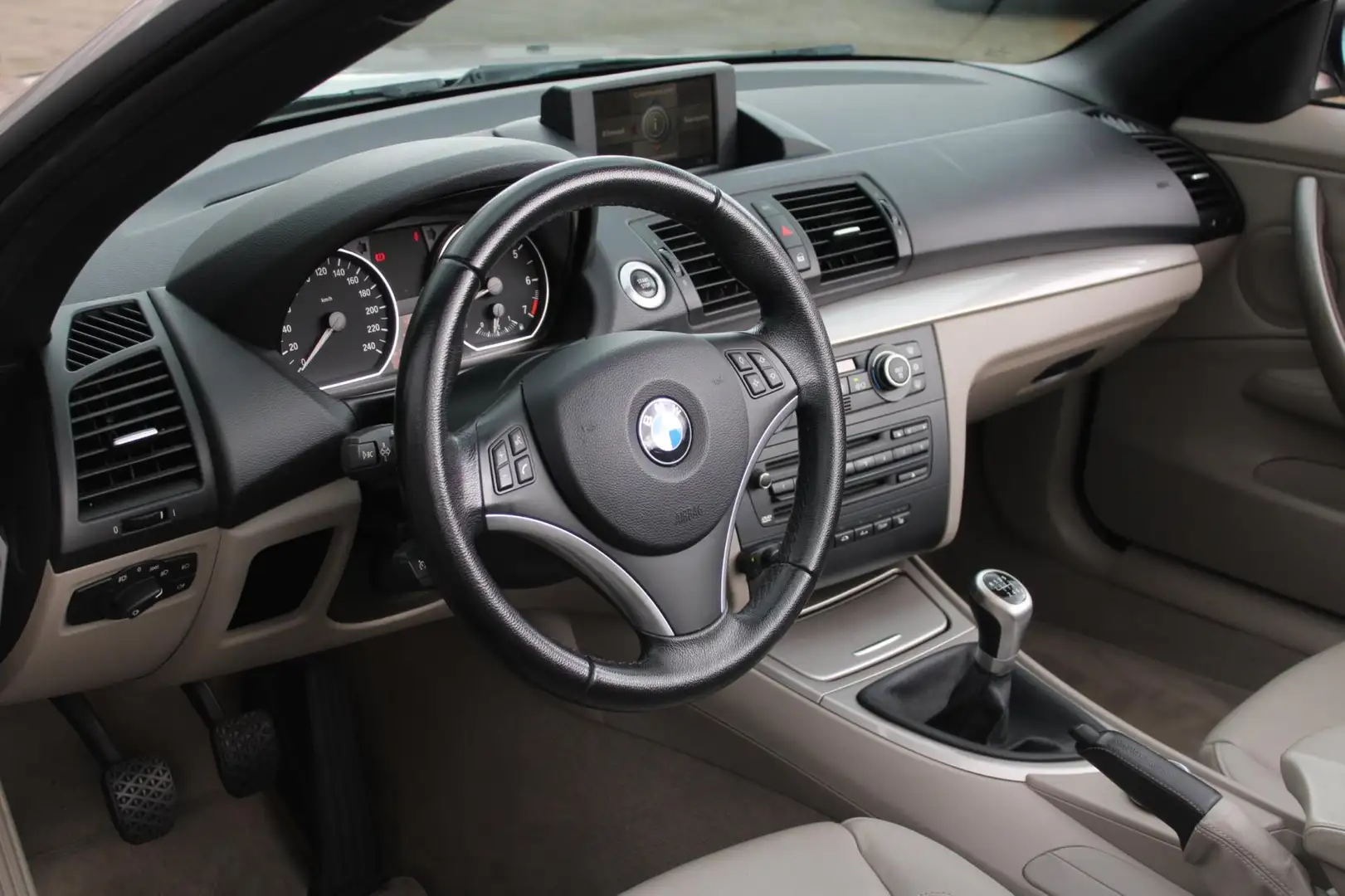 BMW 118 1-serie Cabrio 118i High Executive / Leder interie Grijs - 2