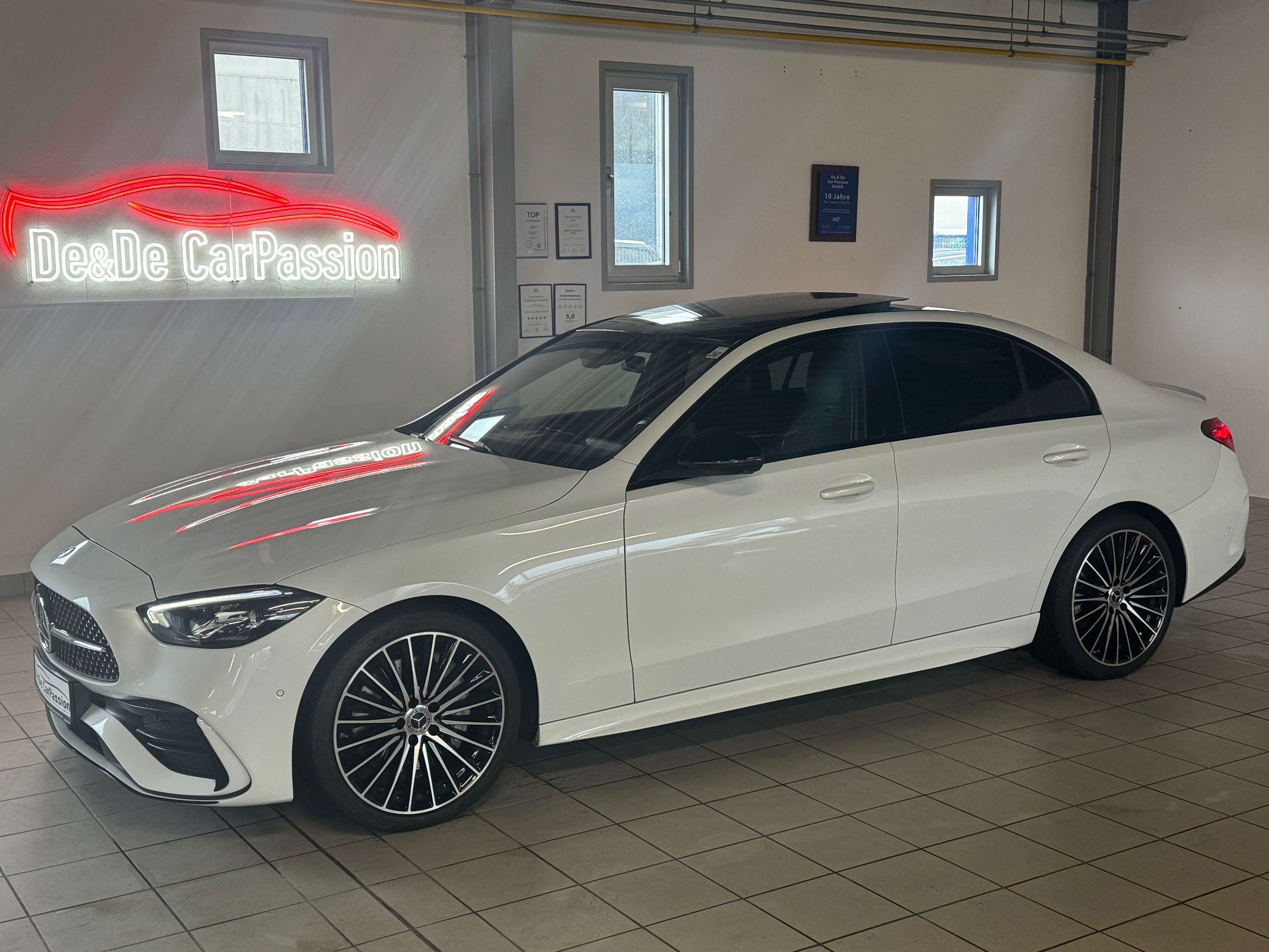 Second hand Mercedes Benz C-Class 300