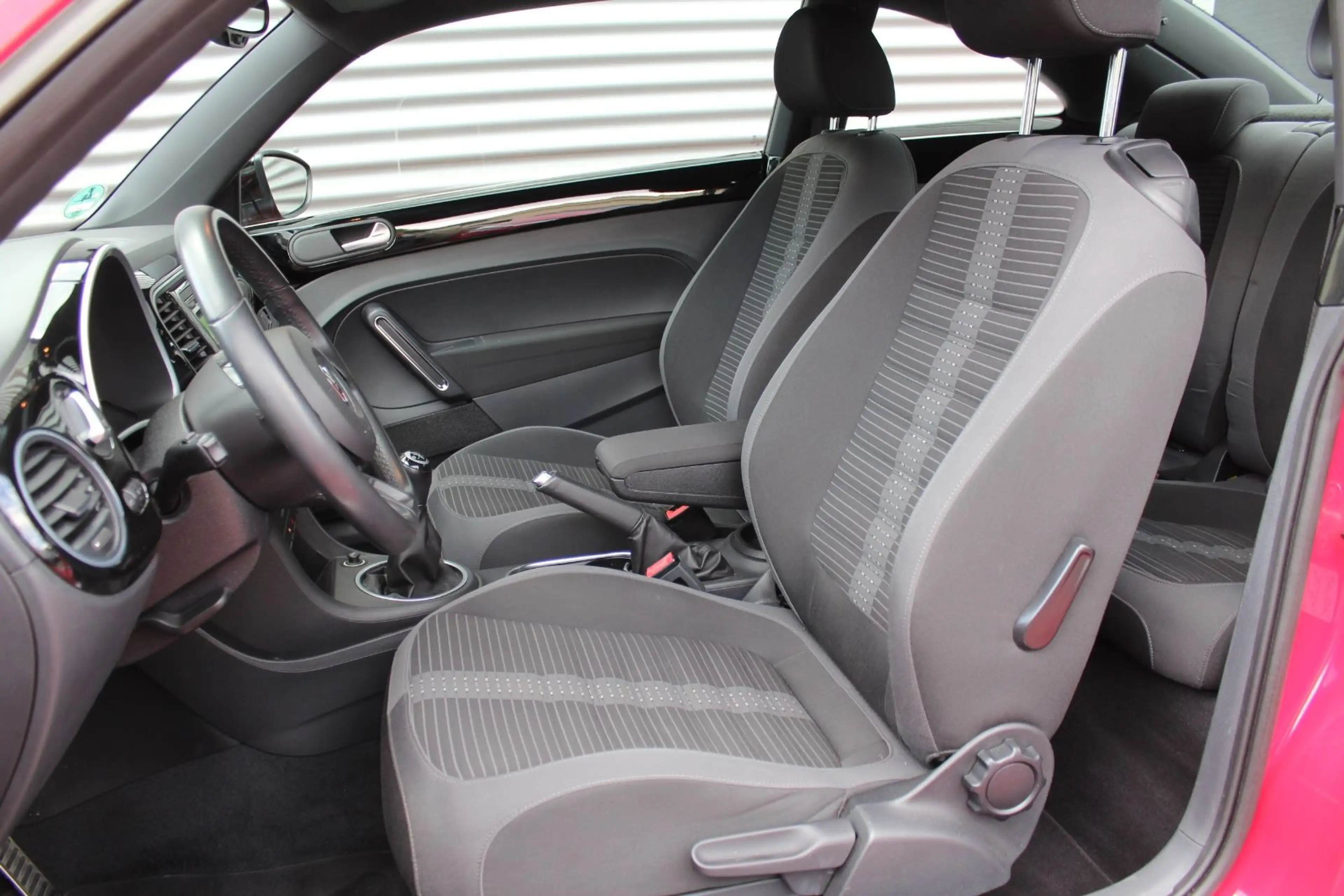 Volkswagen Beetle BEETLE 1.4 TSI SPORT KLIMA PDC ALU XENON 1.Hd — photo 4