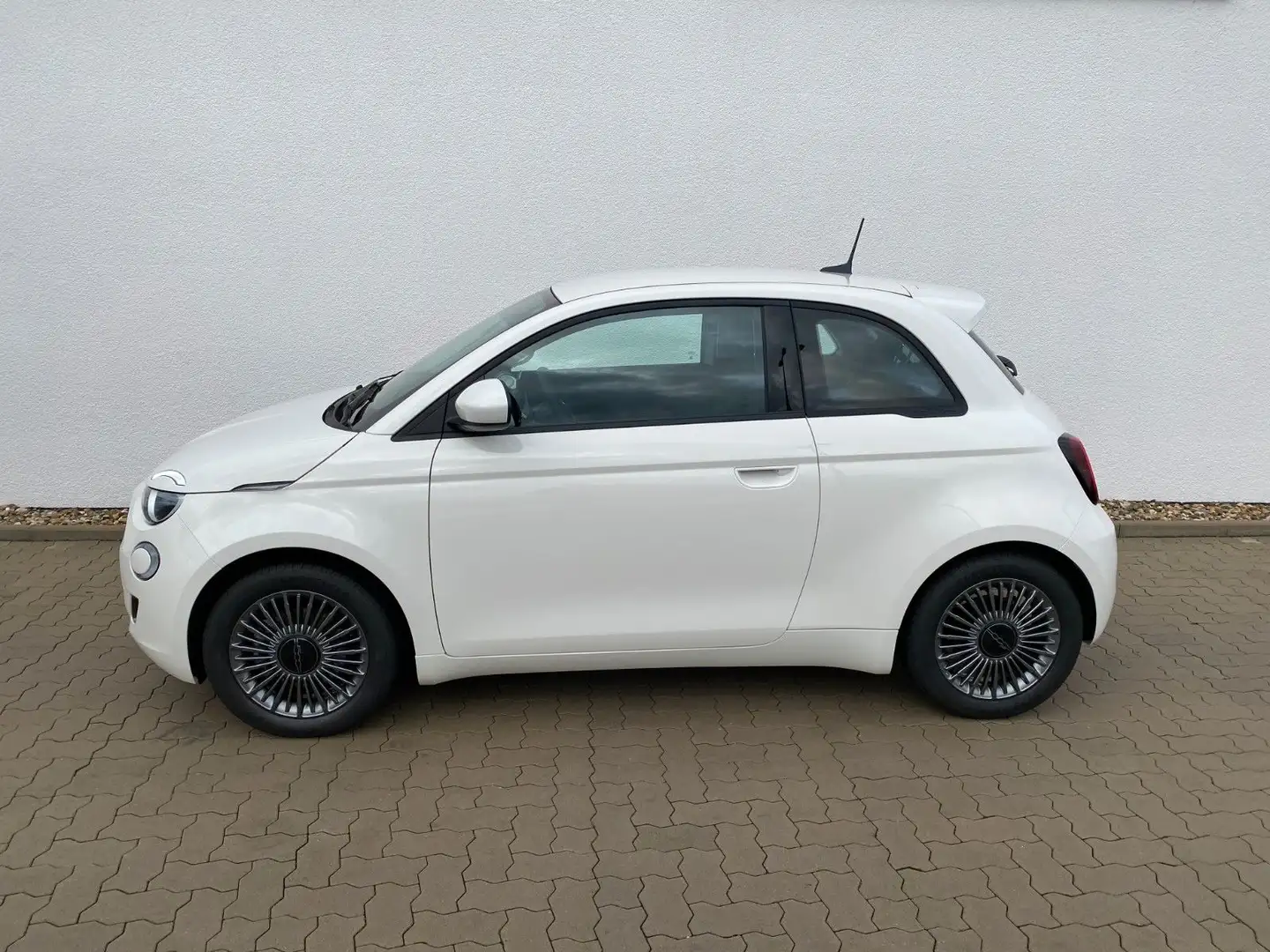 Fiat 500e Icon großer Akku+Sitzheizung+KomfortPaket Weiß - 2