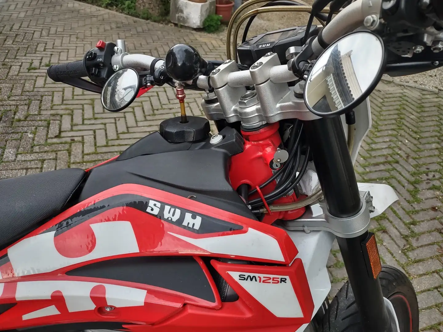 SWM SM 125 R Motard Czerwony - 1