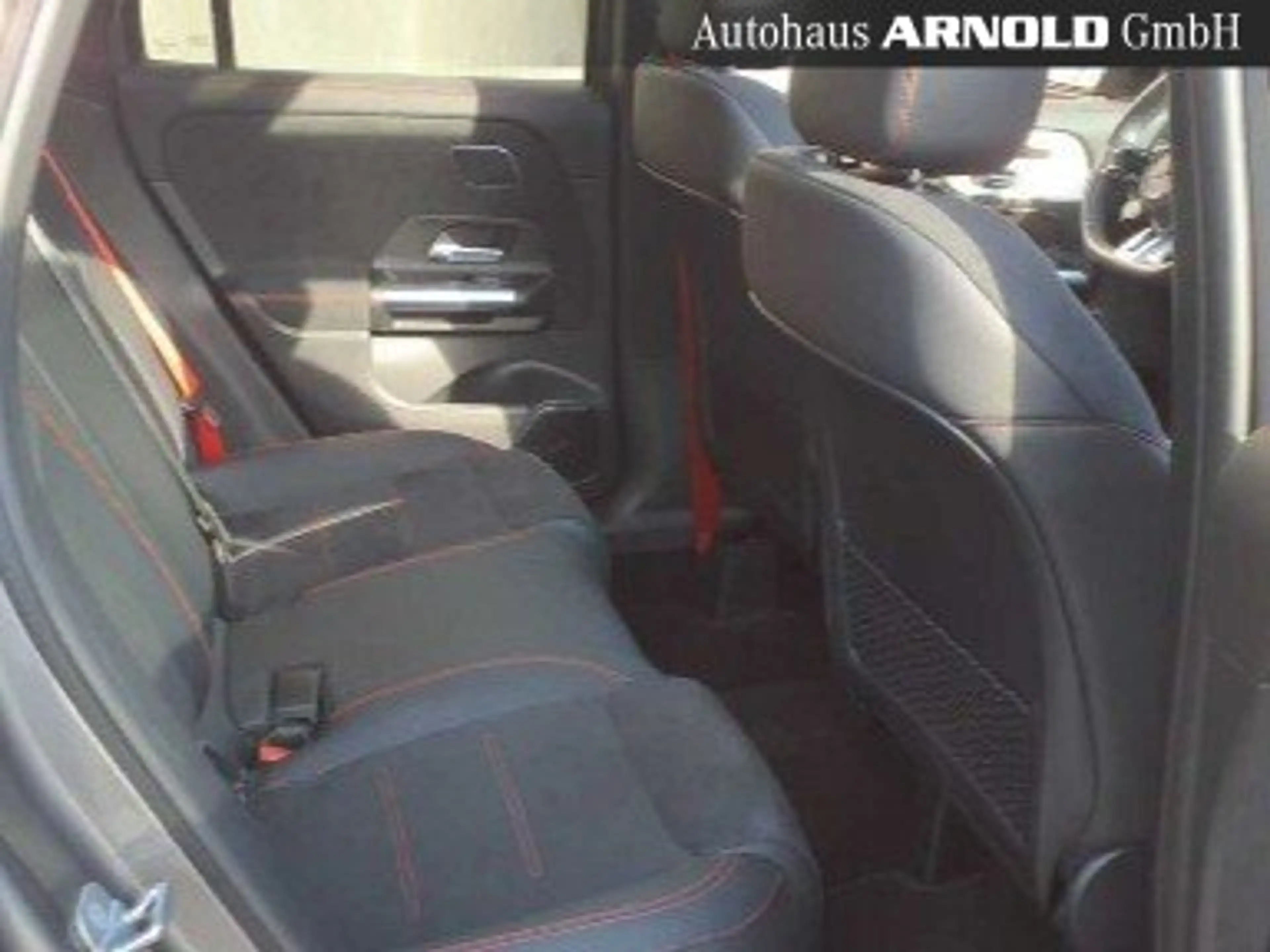 Mercedes-Benz GLA 35 AMG Mercedes-AMG GLA 35 4M Pano Distronic Burmester — photo 9