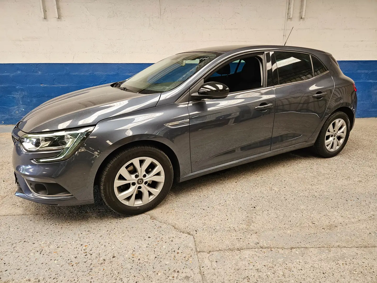 Renault Megane Mégane IV Berline TCe 115 FAP Limited Gris - 1