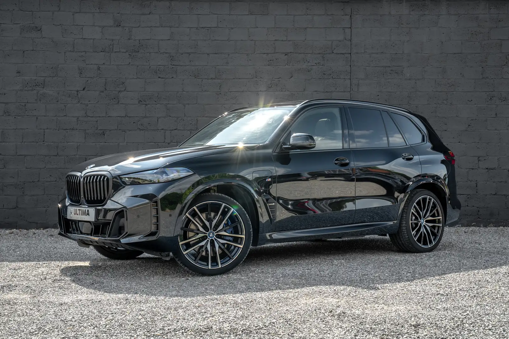 BMW X5 xDrive50e M-PACK/LUCHTVERING/PANO/22" Noir - 1
