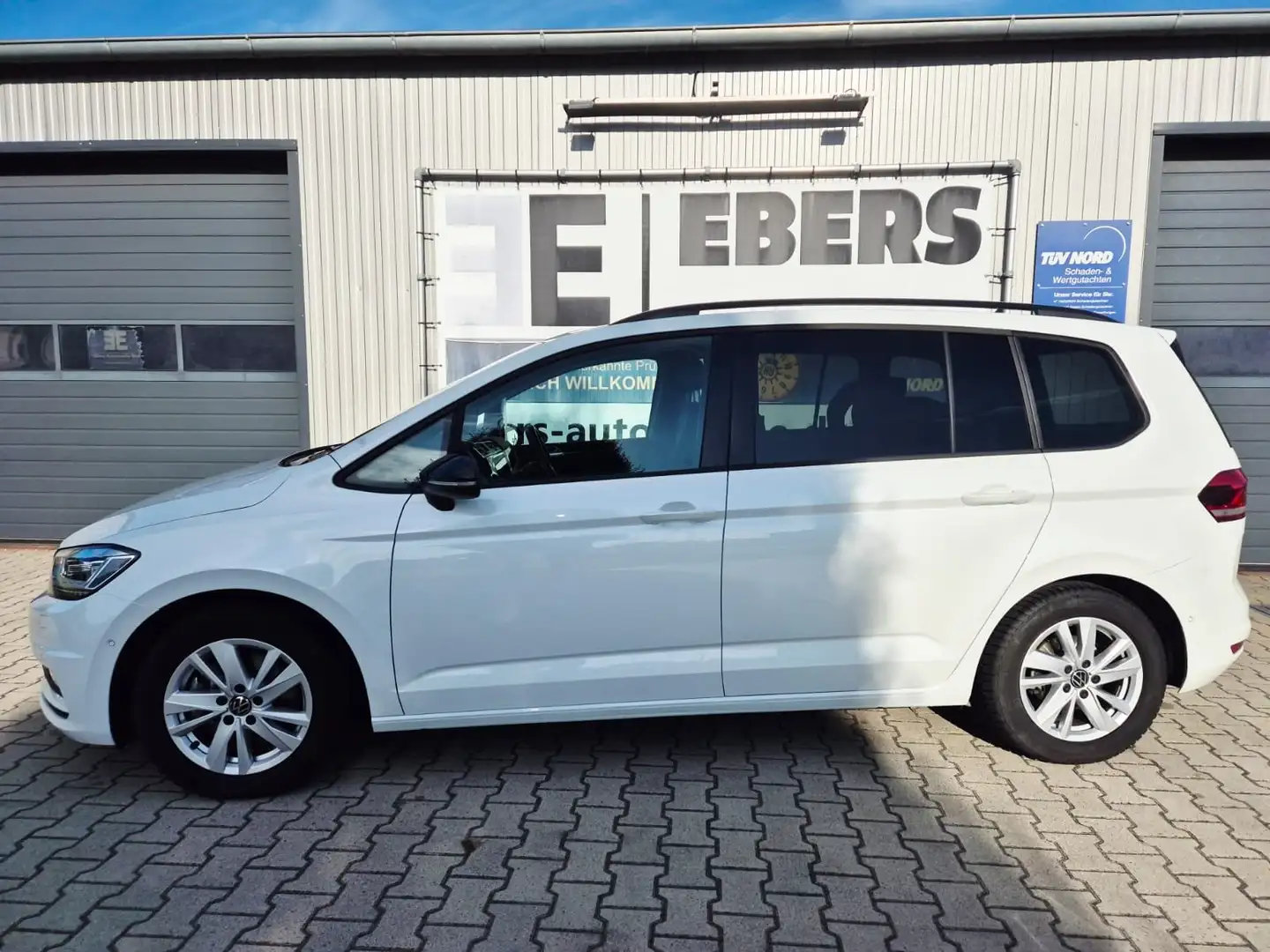 Volkswagen Touran Highline 2.0 TDI DSG/7SITZER/PANO/RFK/AHK - 2