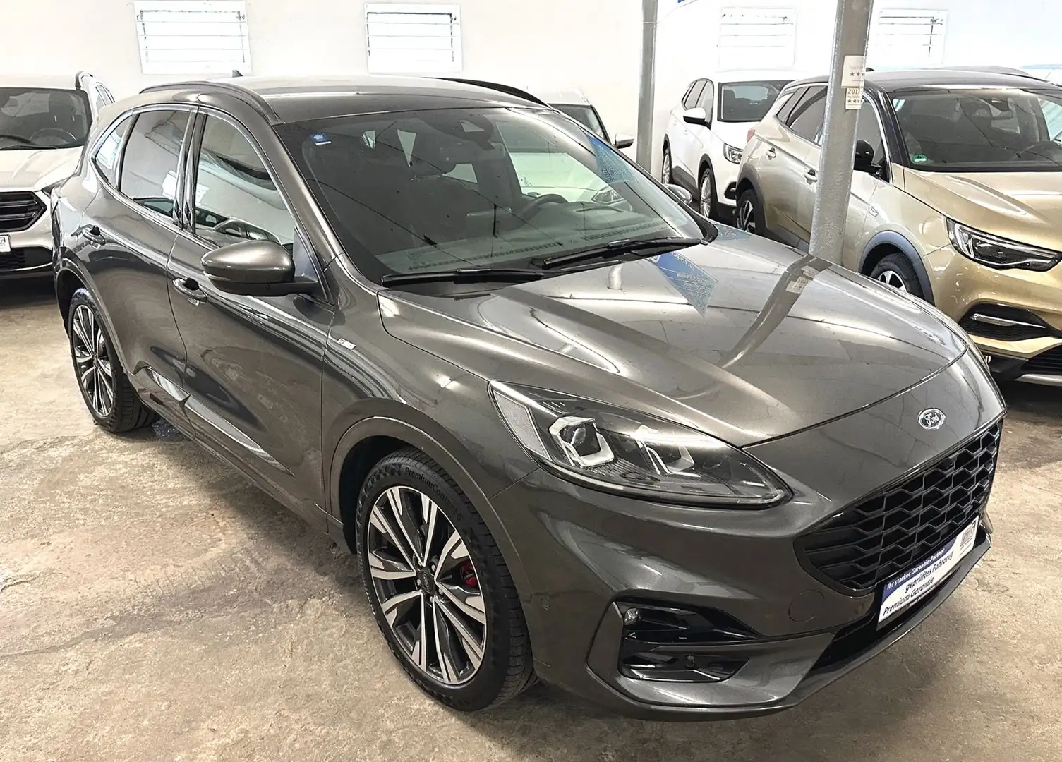 Ford Kuga 2.0 ST-Line X, Vollausstattung, wenig KM Gris - 2