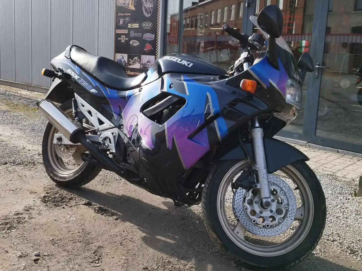 Suzuki GSX 750 F Negru - 2
