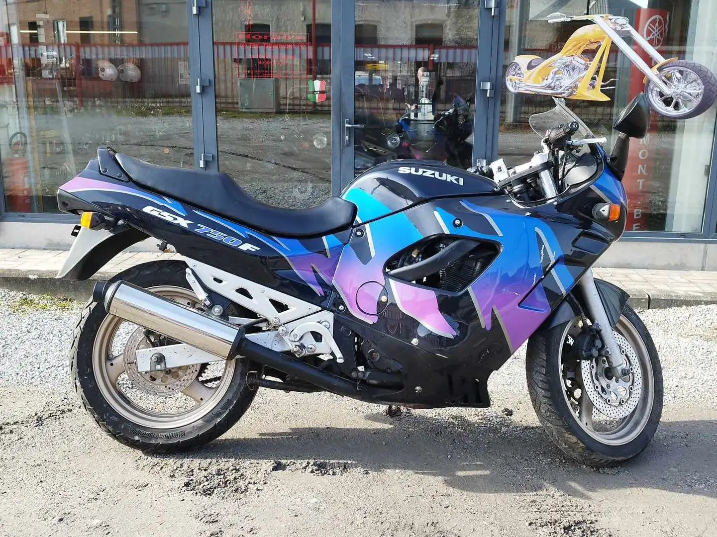 Suzuki GSX 750 F Negru - 1