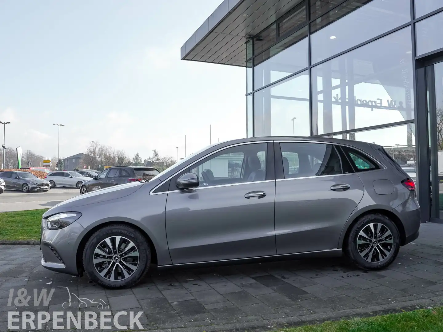Mercedes-Benz B 180 B 180 AHK Distronic Multibeam Kamera Keyless Grau - 2