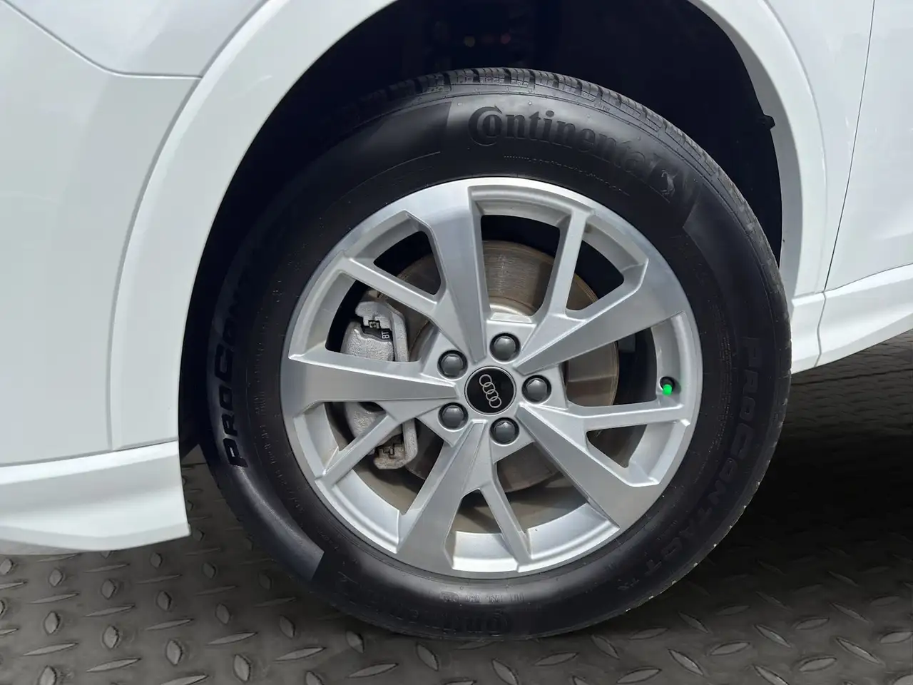 Audi Q3 снимка Audi Q3