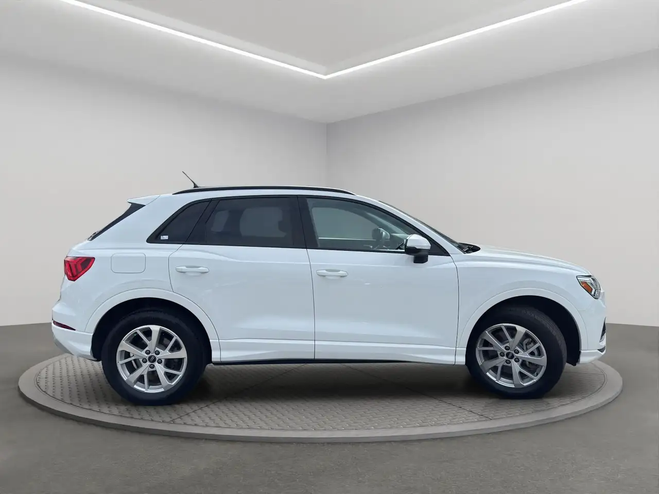 Audi Q3 снимка Audi Q3