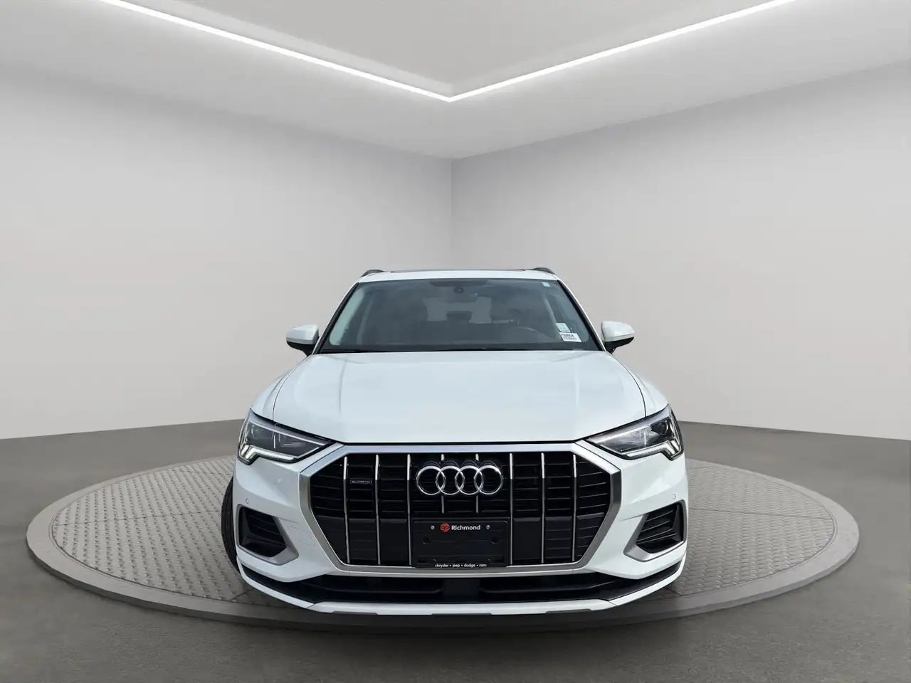 Audi Q3 снимка Audi Q3