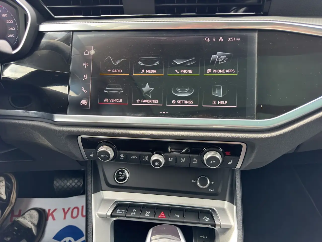 Audi Q3 снимка Audi Q3