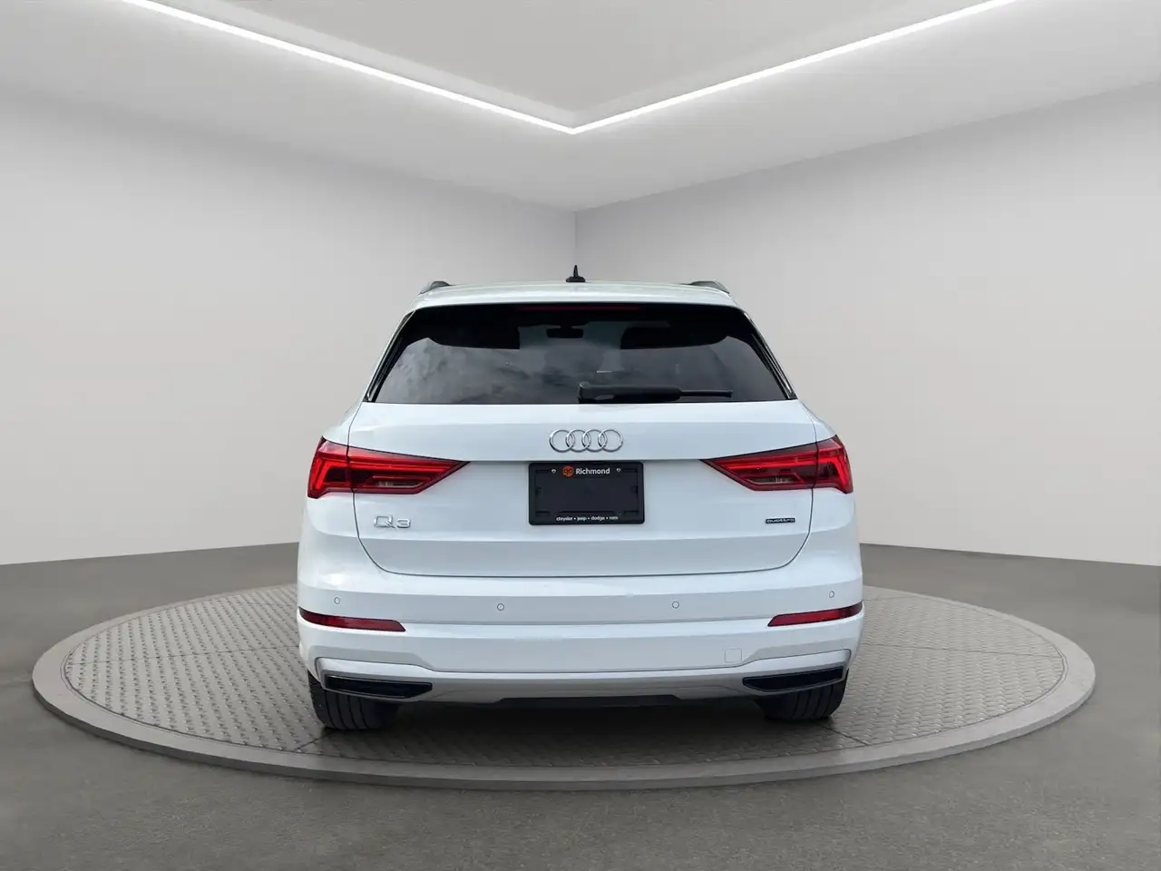 Audi Q3 снимка Audi Q3