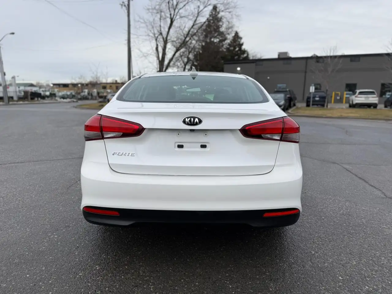 Kia Forte снимка Kia Forte