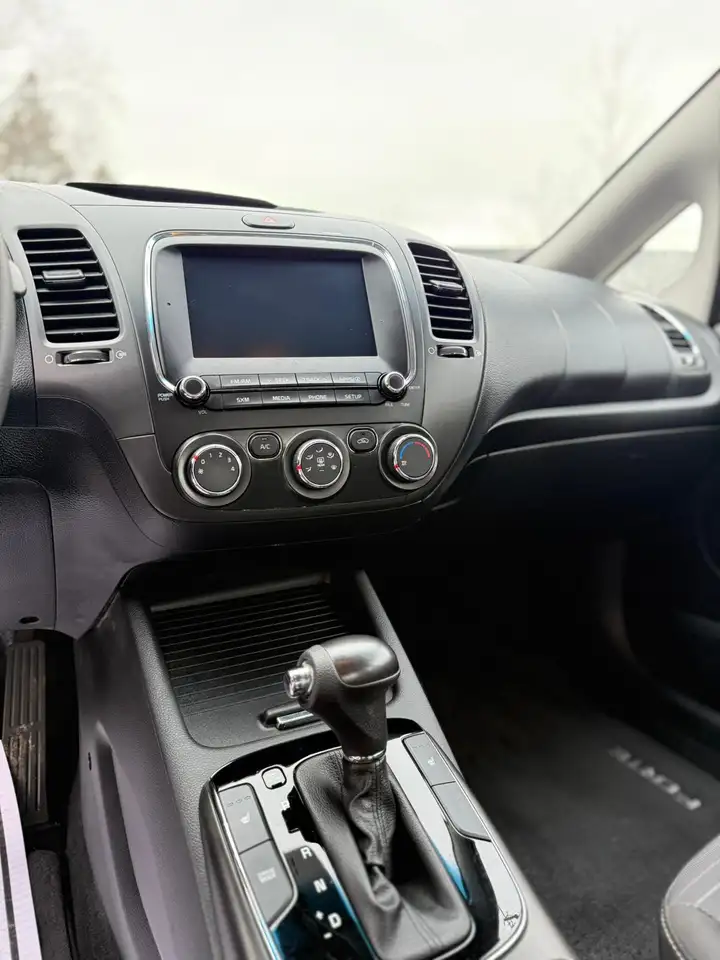 Kia Forte снимка Kia Forte