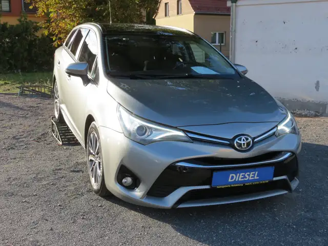 Toyota Avensis Edition-S Kombi, Navi!! PDC!! SHZ.! SR+WR!!TOP