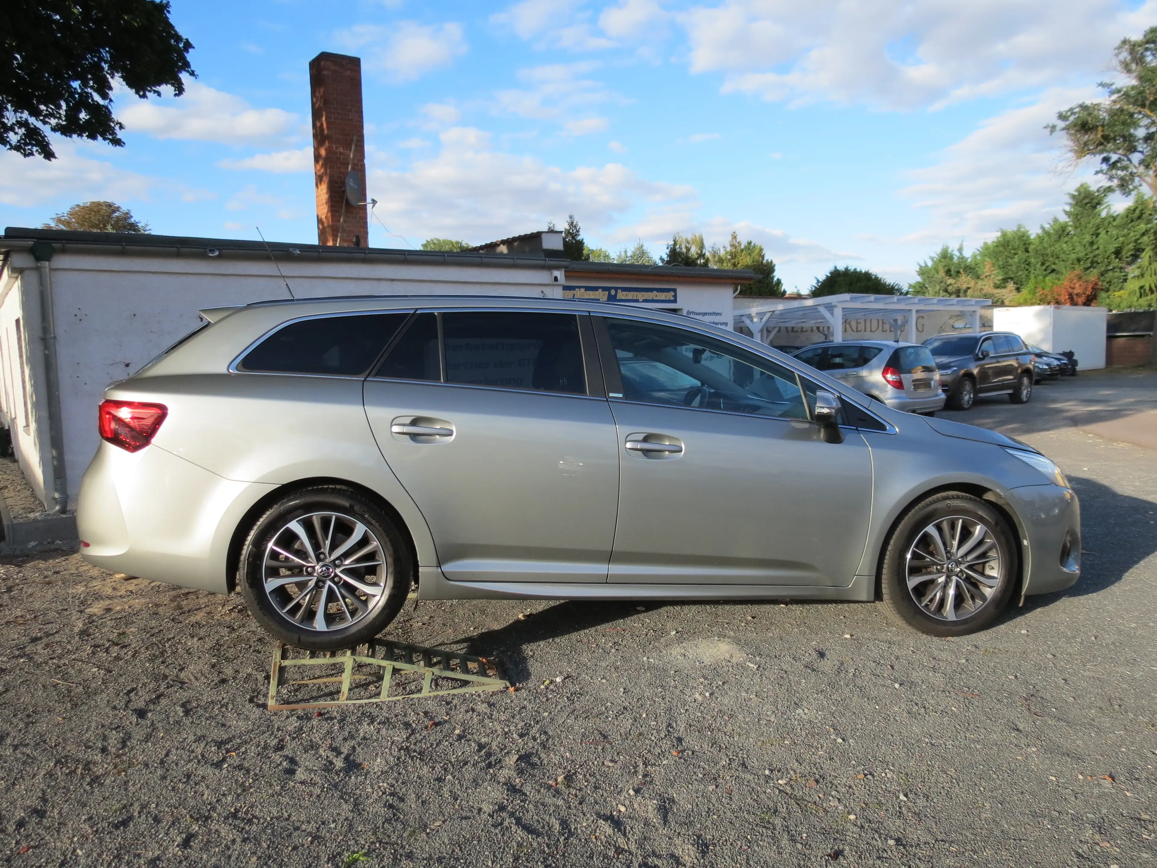 Toyota Avensis Edition-S Kombi, Navi!! PDC!! SHZ.! SR+WR!!TOP — photo 9
