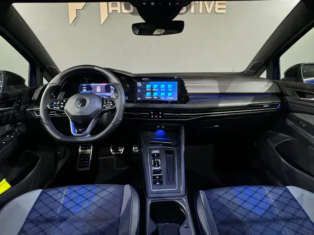Volkswagen Golf view 4