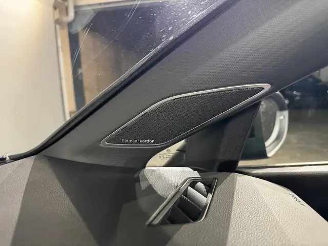 Volkswagen Golf view 8
