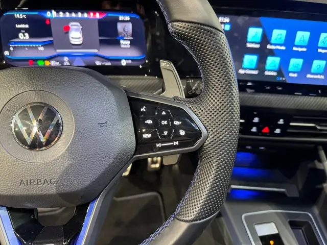 Volkswagen Golf view 17