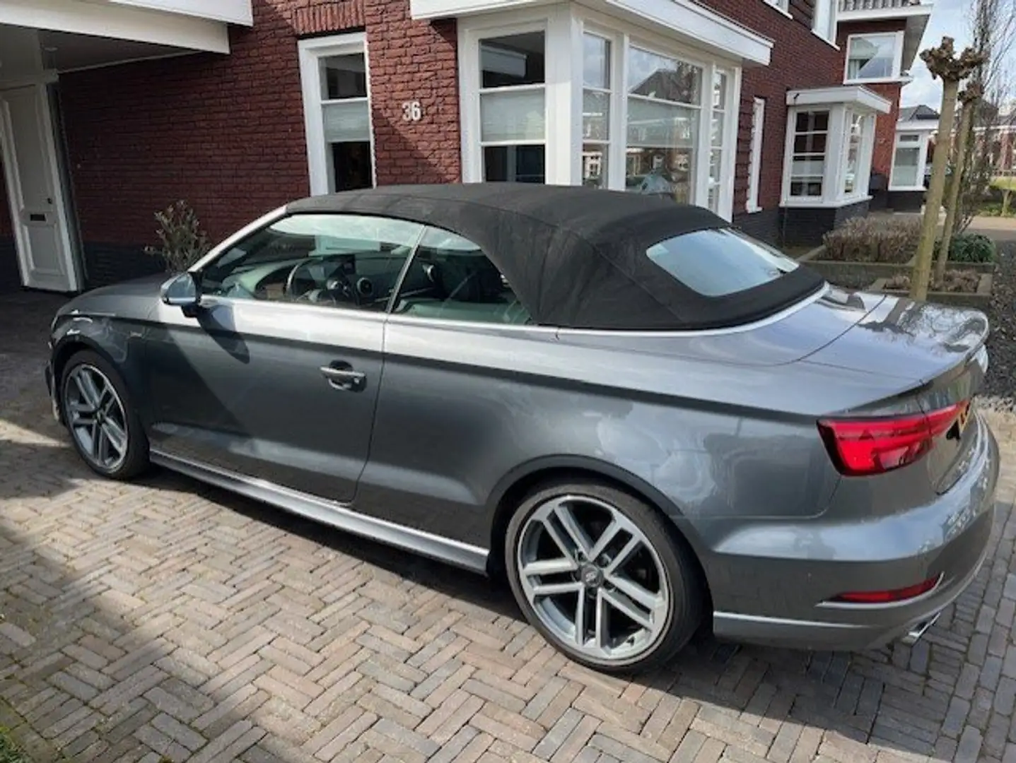 Audi A3 A3 1.5 TFSI CoD Sp.SL.E Grijs - 2