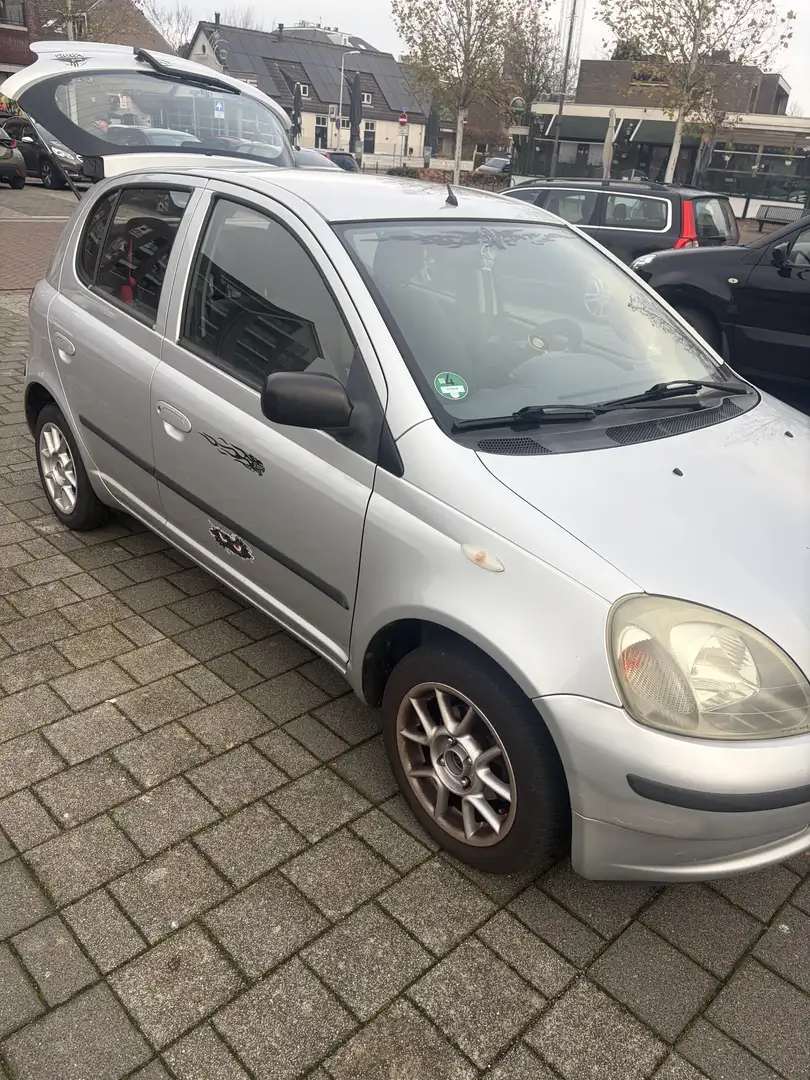 Toyota Yaris 1.3-16V VVT-i Sol Szürke - 1