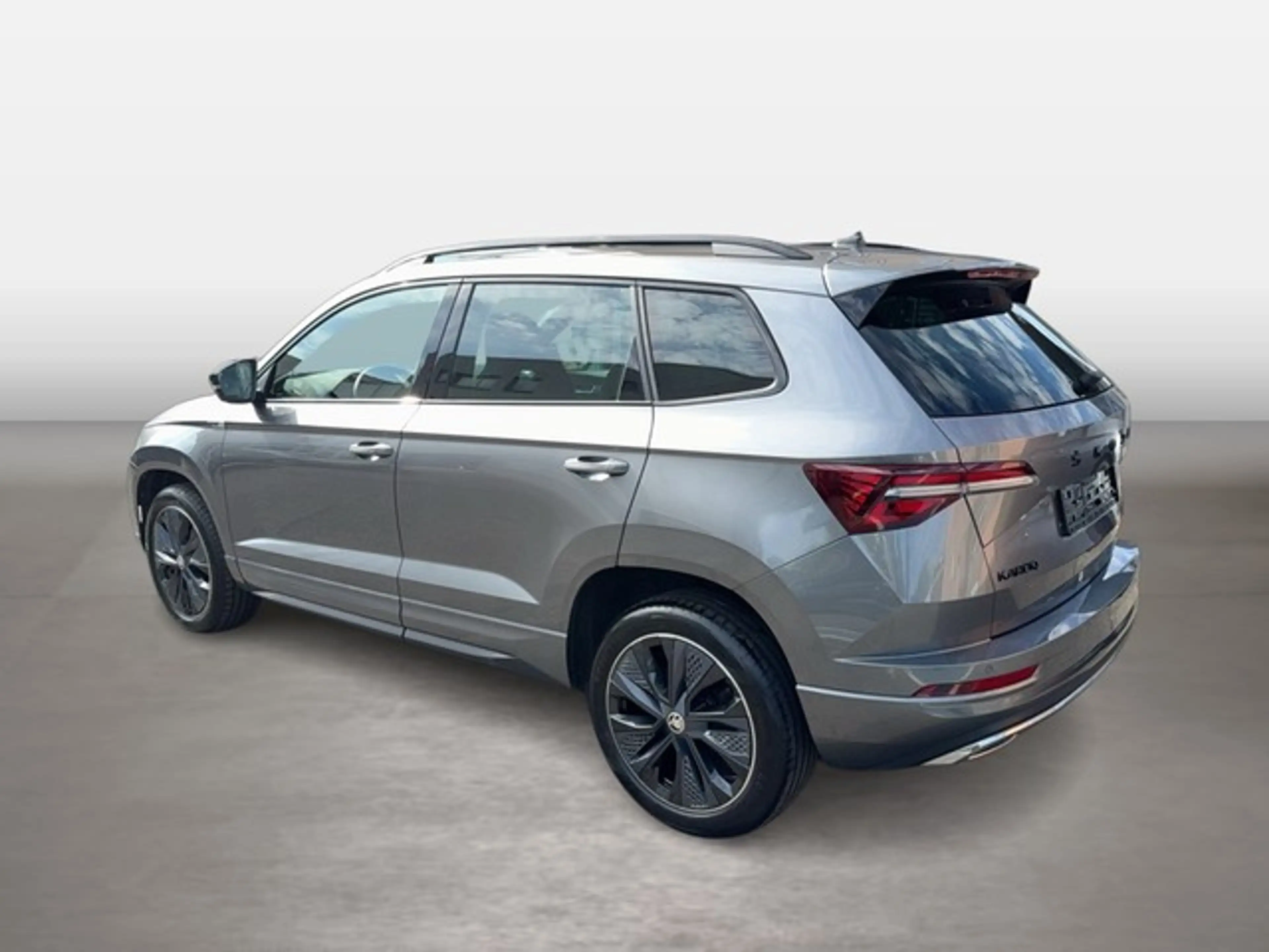 Skoda Karoq Sportline 1.5 TSI DSG LED + NAVI + CARPLAY + PDC — photo 3