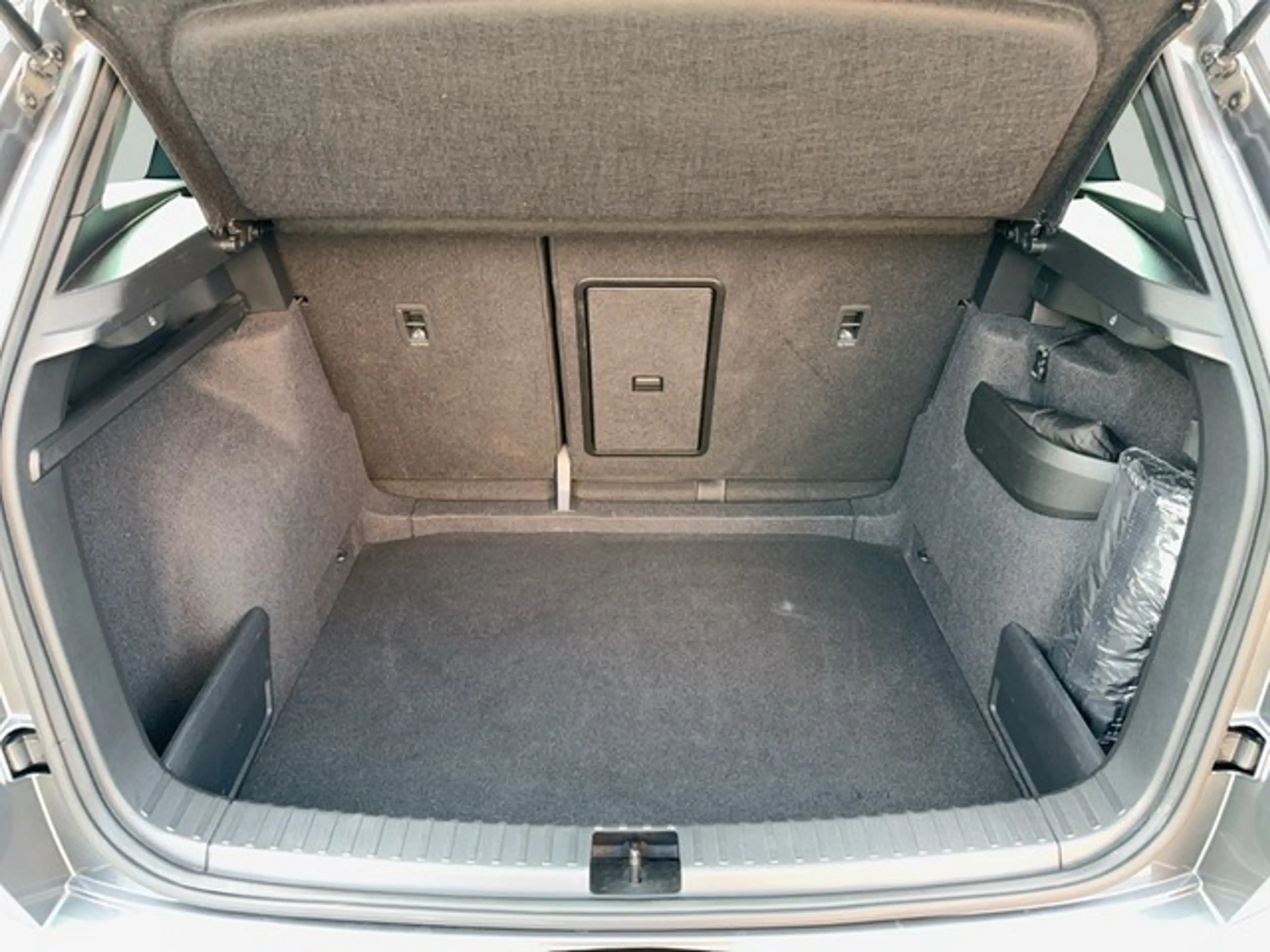 Skoda Karoq Sportline 1.5 TSI DSG LED + NAVI + CARPLAY + PDC — photo 13