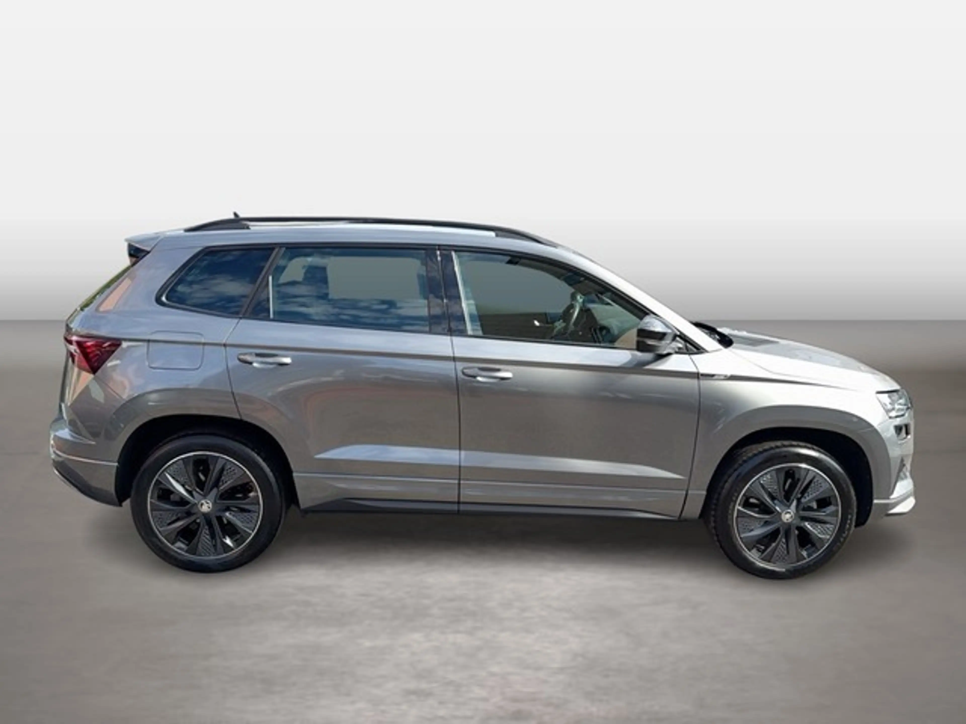 Skoda Karoq Sportline 1.5 TSI DSG LED + NAVI + CARPLAY + PDC — photo 6