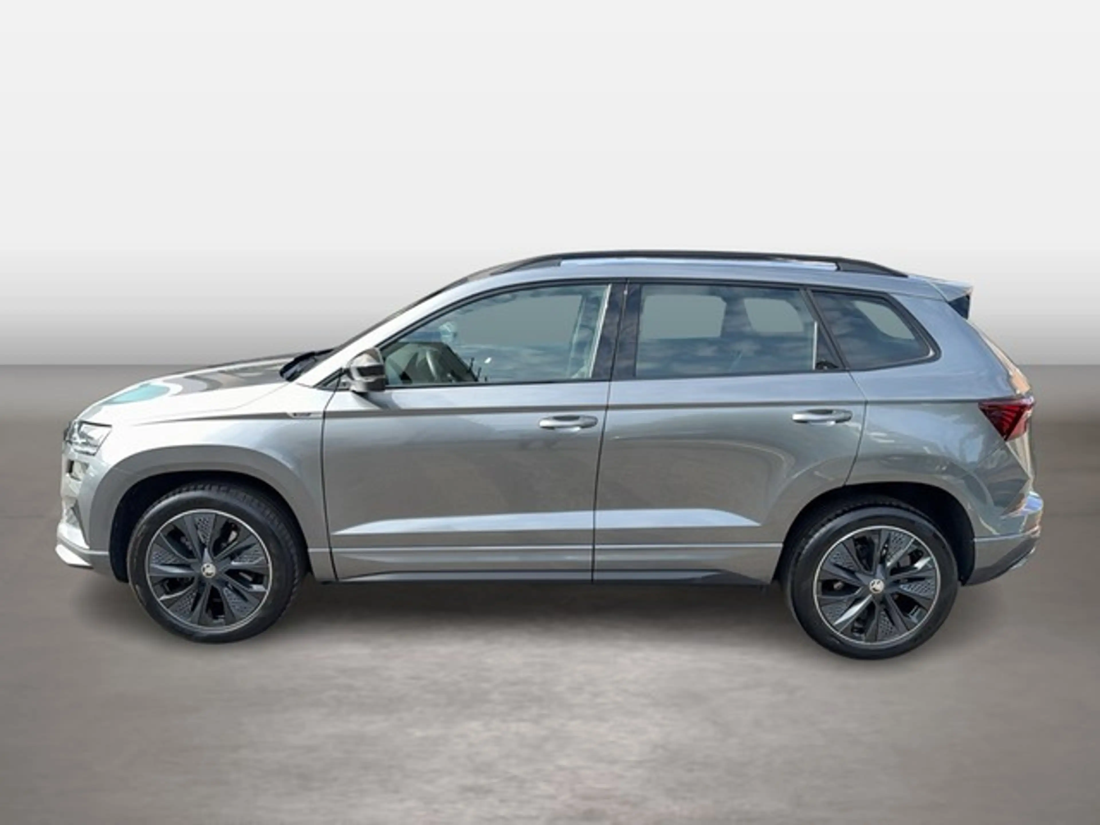 Skoda Karoq Sportline 1.5 TSI DSG LED + NAVI + CARPLAY + PDC — photo 2