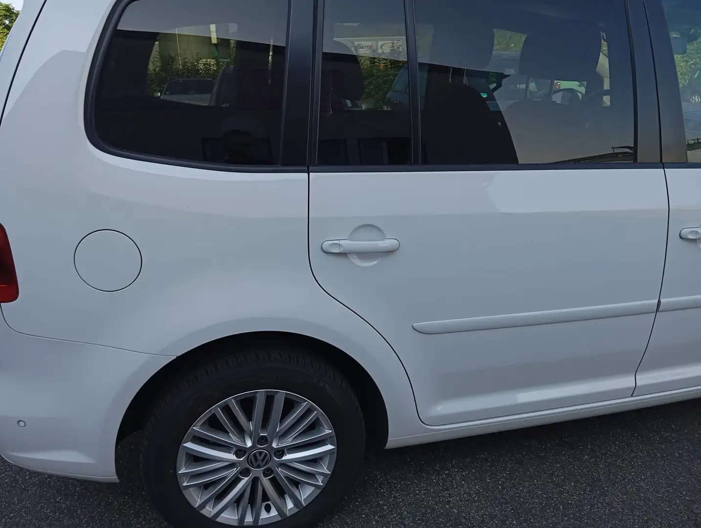 Volkswagen Touran 1.4DSG 7-Sitze,Navi,Winterp.,KetteNeu,AHK,Xenon Weiß - 2