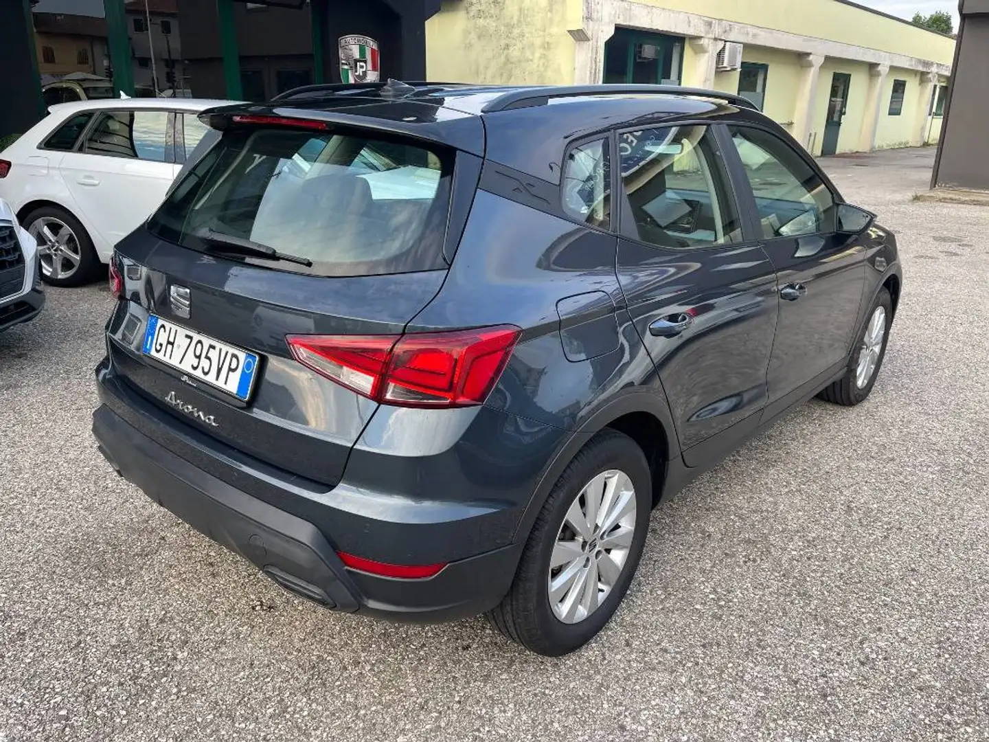 SEAT Arona 1.0 ecotsi Style 110cv dsg Grigio - 2
