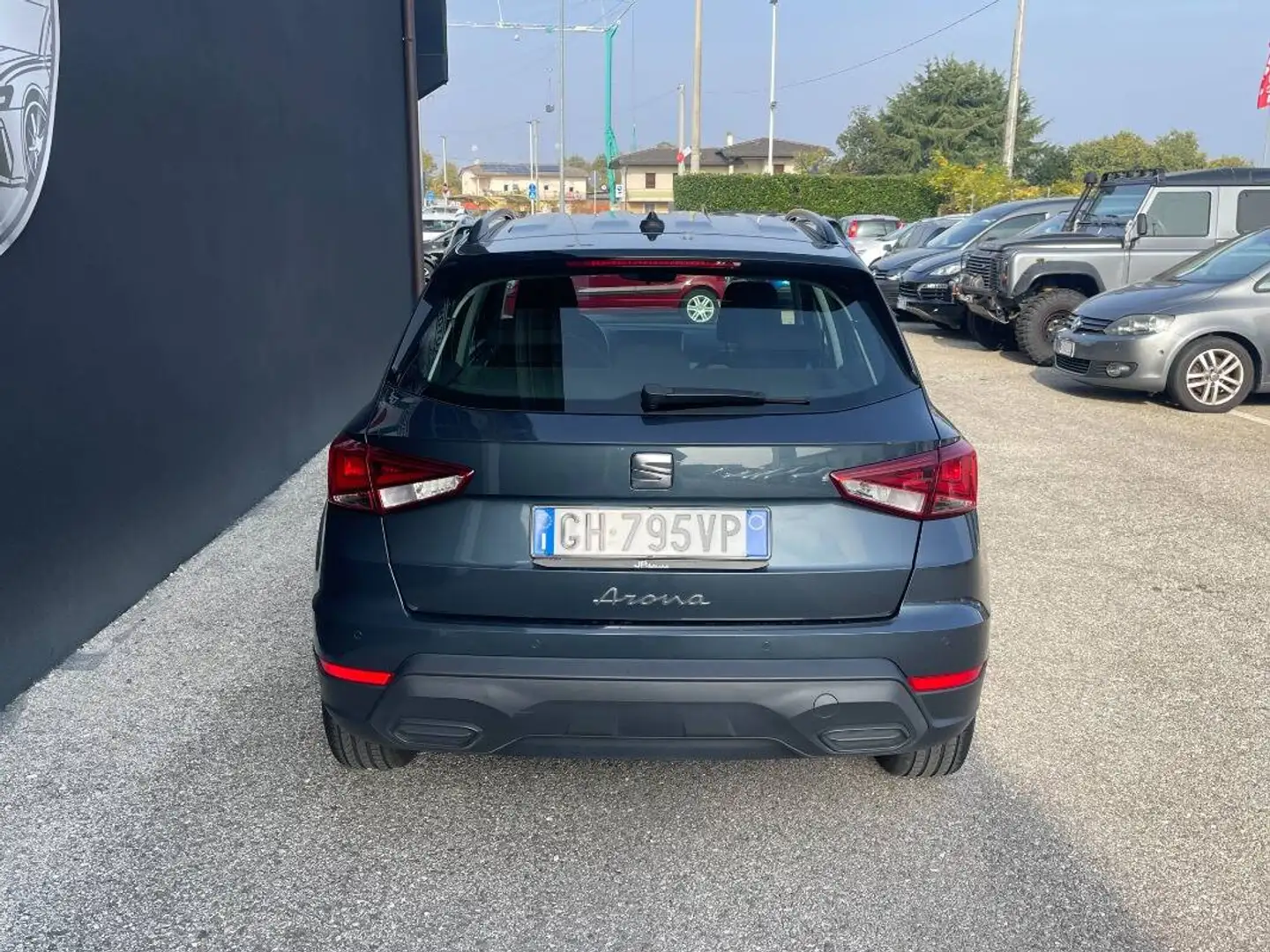 SEAT Arona 1.0 ecotsi Style 110cv dsg Gris - 2