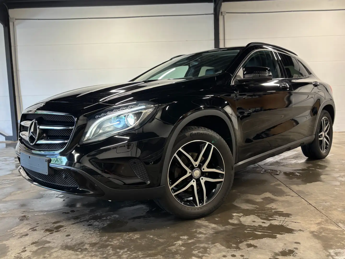 Mercedes-Benz GLA 200 Mercedes GLA 200 1.6 115 KW (156cv) AUT Noir - 1