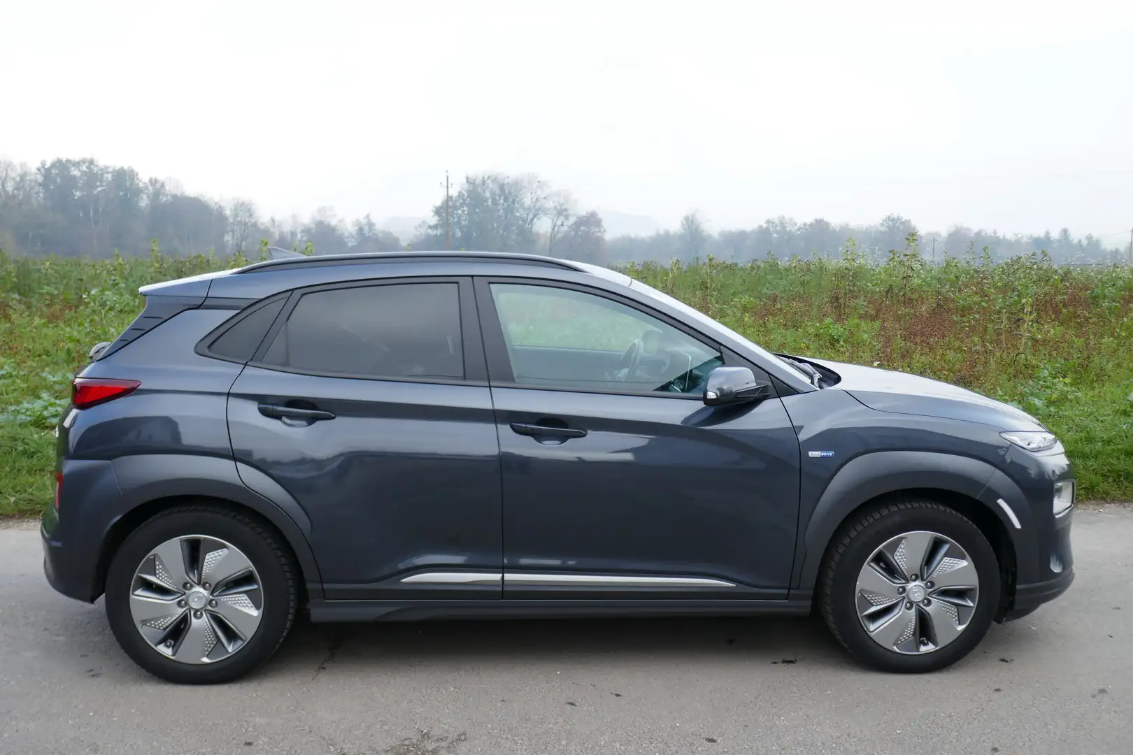 Hyundai KONA 64KWh Level 5, 3-phasig Laden Gris - 2