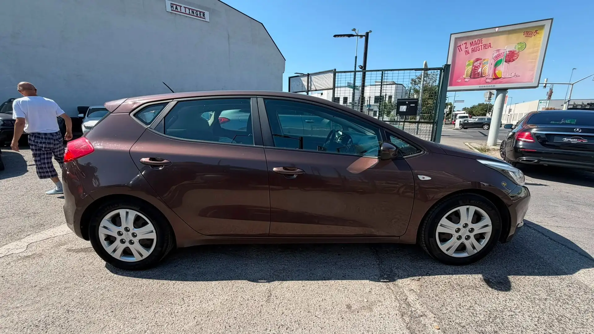 Kia Ceed / cee'd 1,4 MPI CVVT Cool 99PS mit Klima Grau - 2