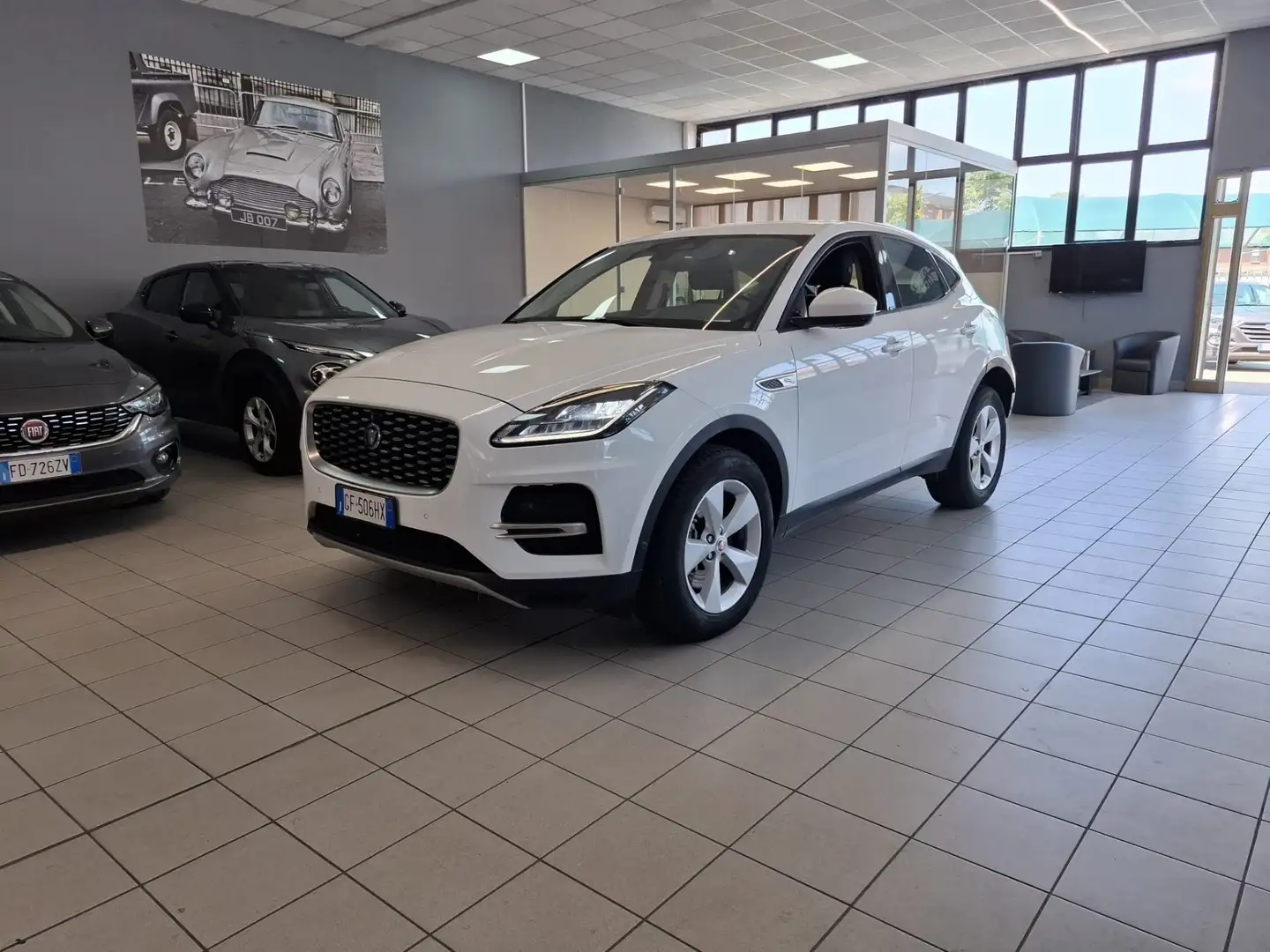 Jaguar E-Pace Hybrid/Diesel Autocarro IVA COMPRESA - 1