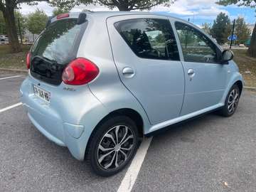Aygo 1.0 VVT-i Les Bleus