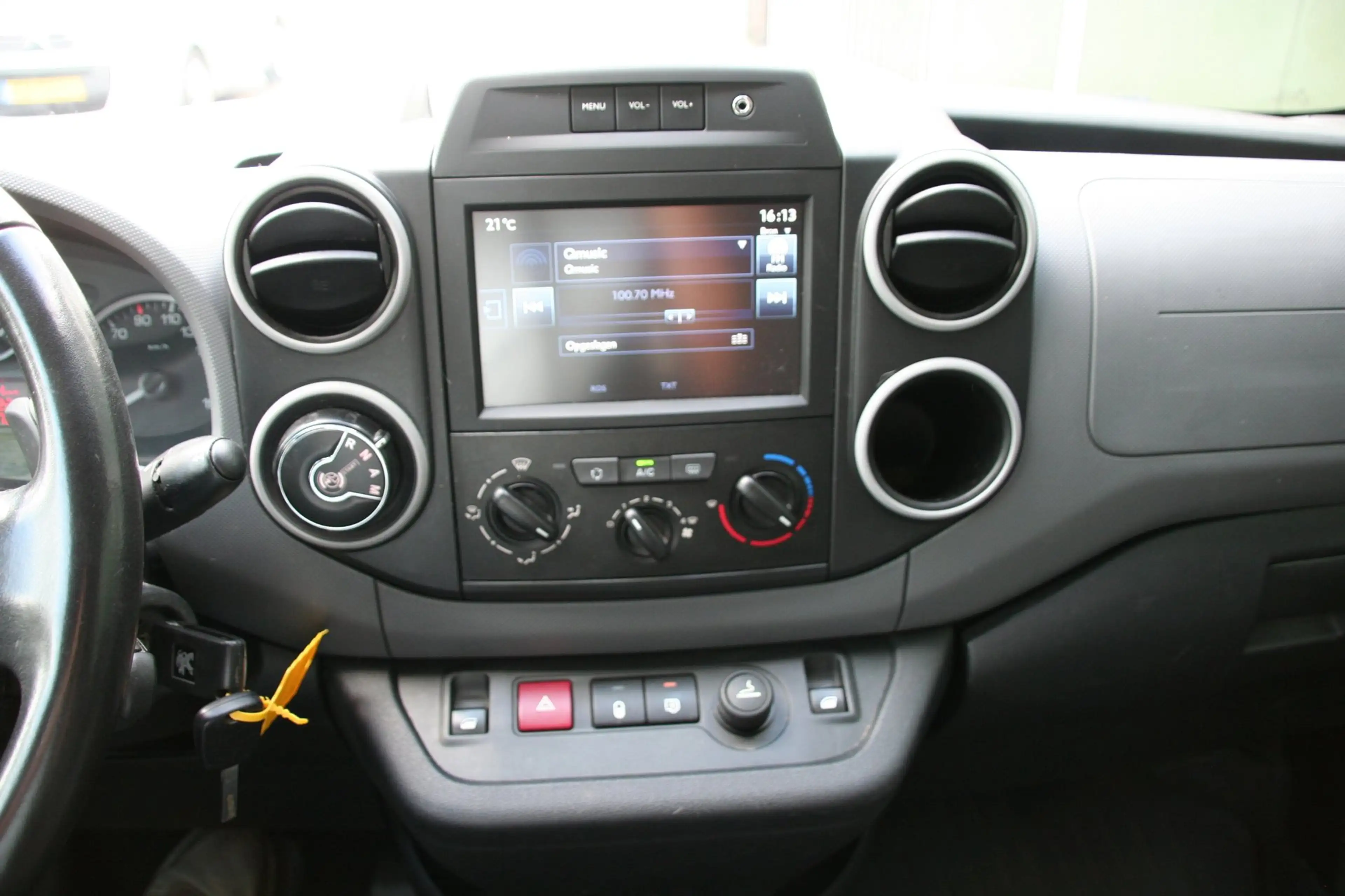 Peugeot Partner 120 1.6 BlueHDi 100 L1 AUTOMAAT, AIRCO, TREKHAAK, — photo 18