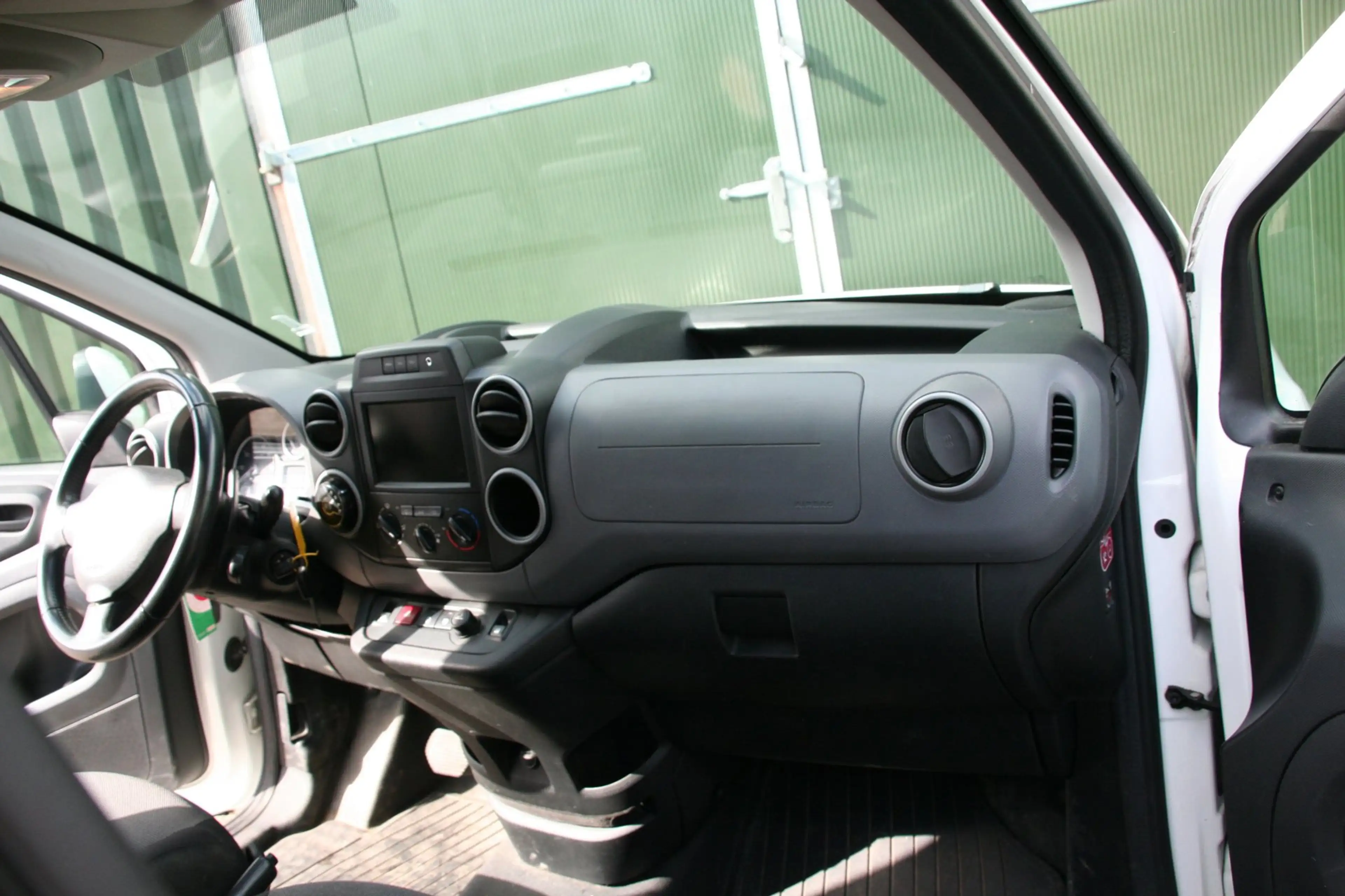 Peugeot Partner 120 1.6 BlueHDi 100 L1 AUTOMAAT, AIRCO, TREKHAAK, — photo 29