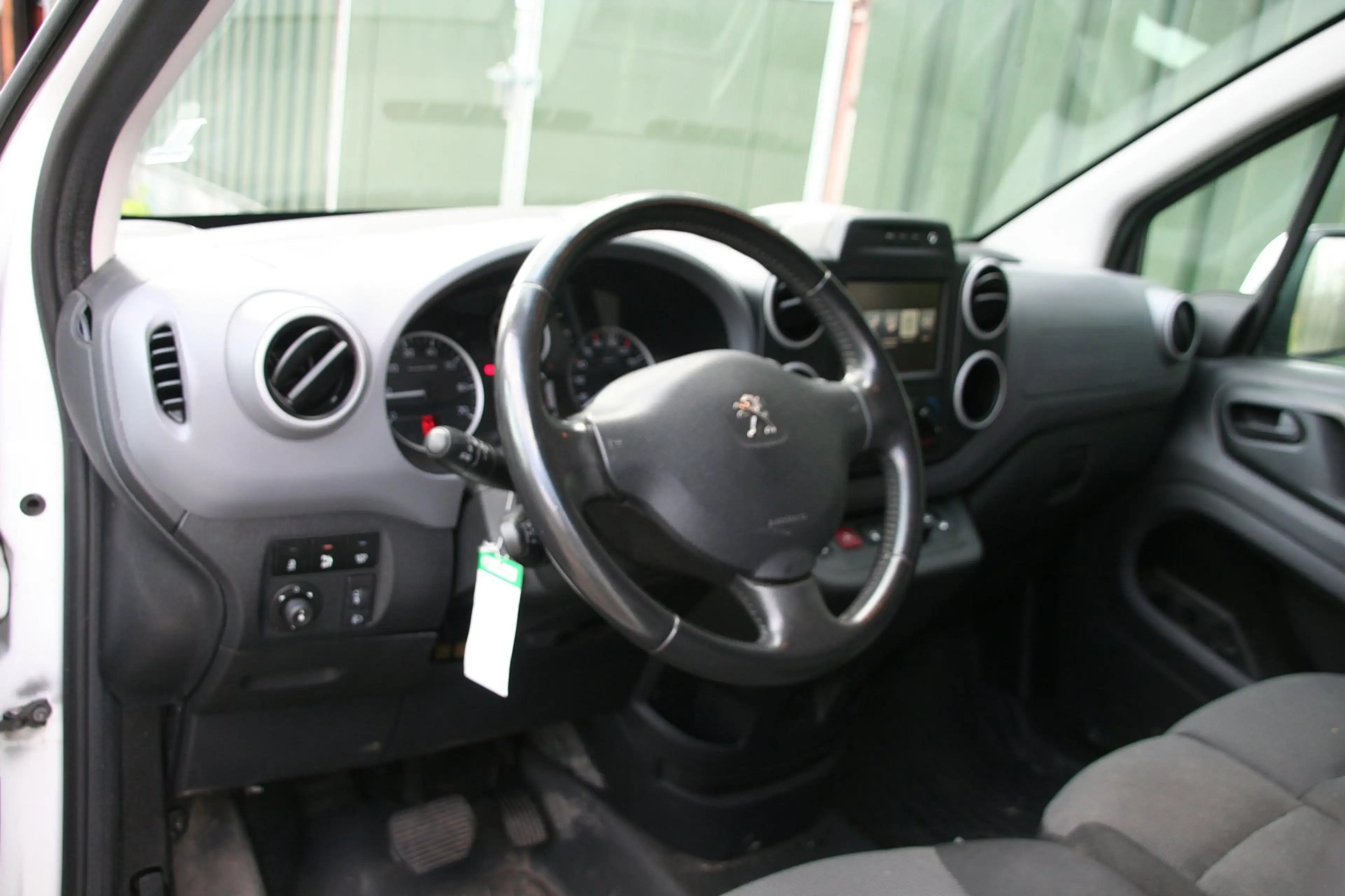 Peugeot Partner 120 1.6 BlueHDi 100 L1 AUTOMAAT, AIRCO, TREKHAAK, — photo 27