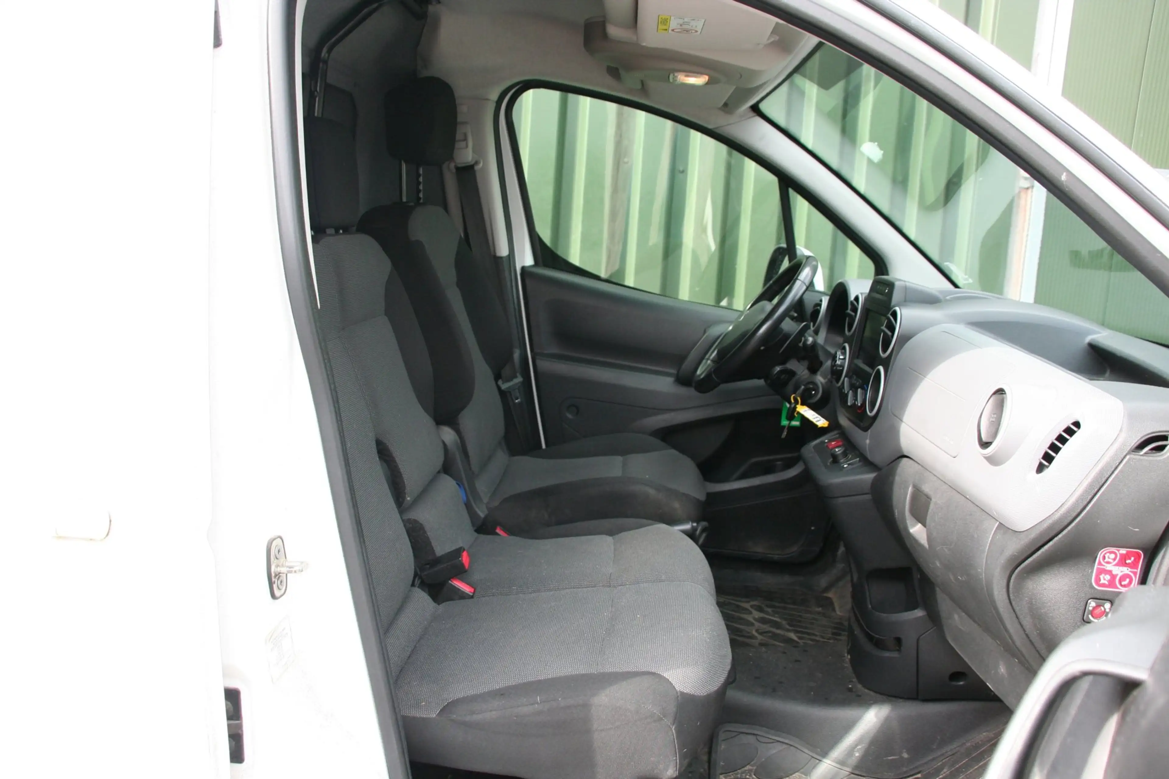 Peugeot Partner 120 1.6 BlueHDi 100 L1 AUTOMAAT, AIRCO, TREKHAAK, — photo 30