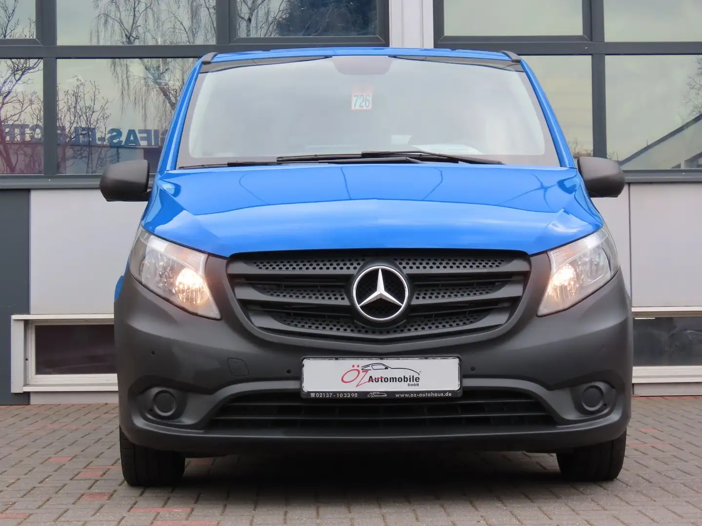 Mercedes-Benz Vito Tourer 109 CDI Base FWD kompakt 9 Sitze plava - 2