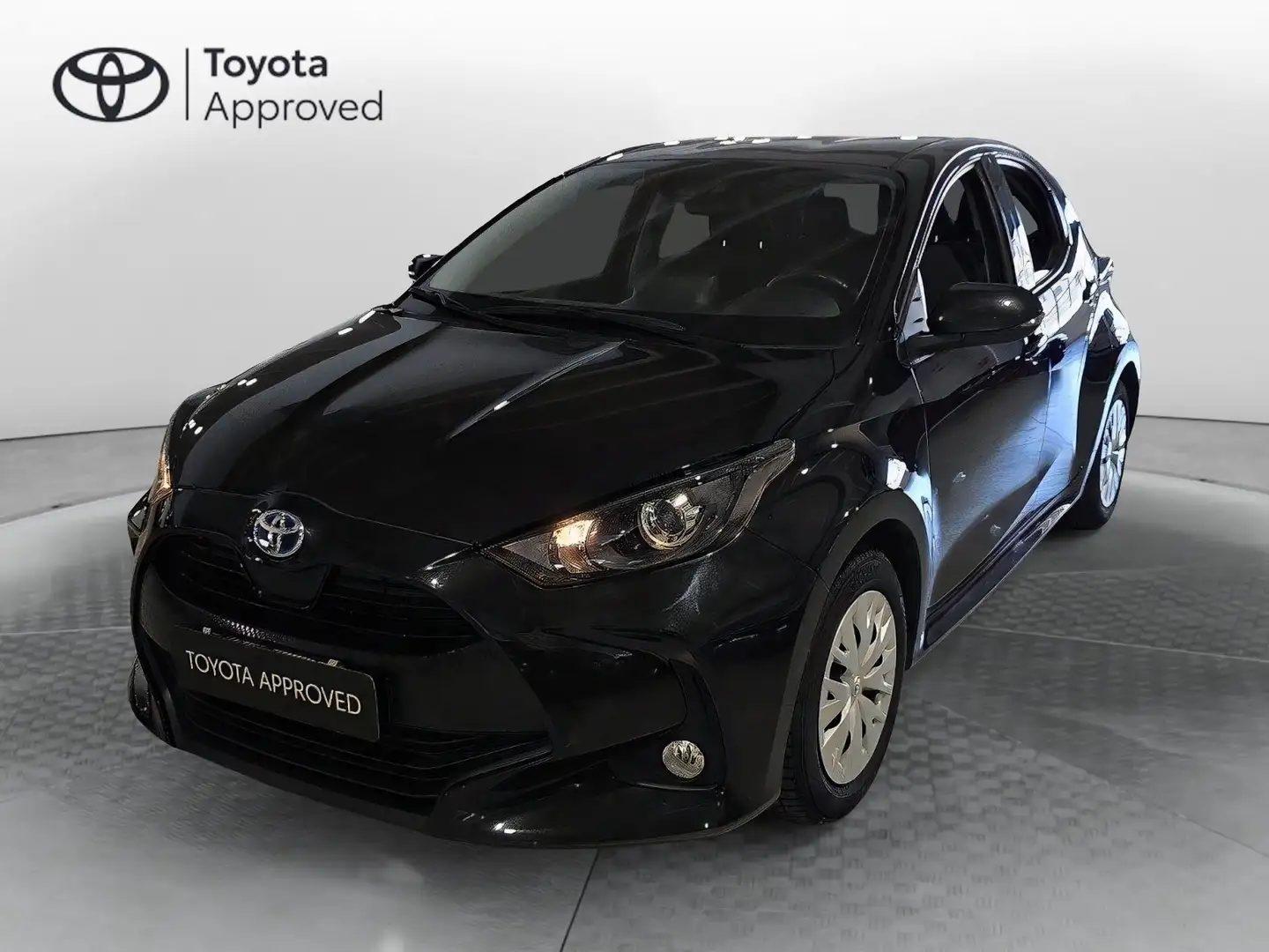 Toyota Yaris 1.5 Hybrid 5 porte Active Nero - 1